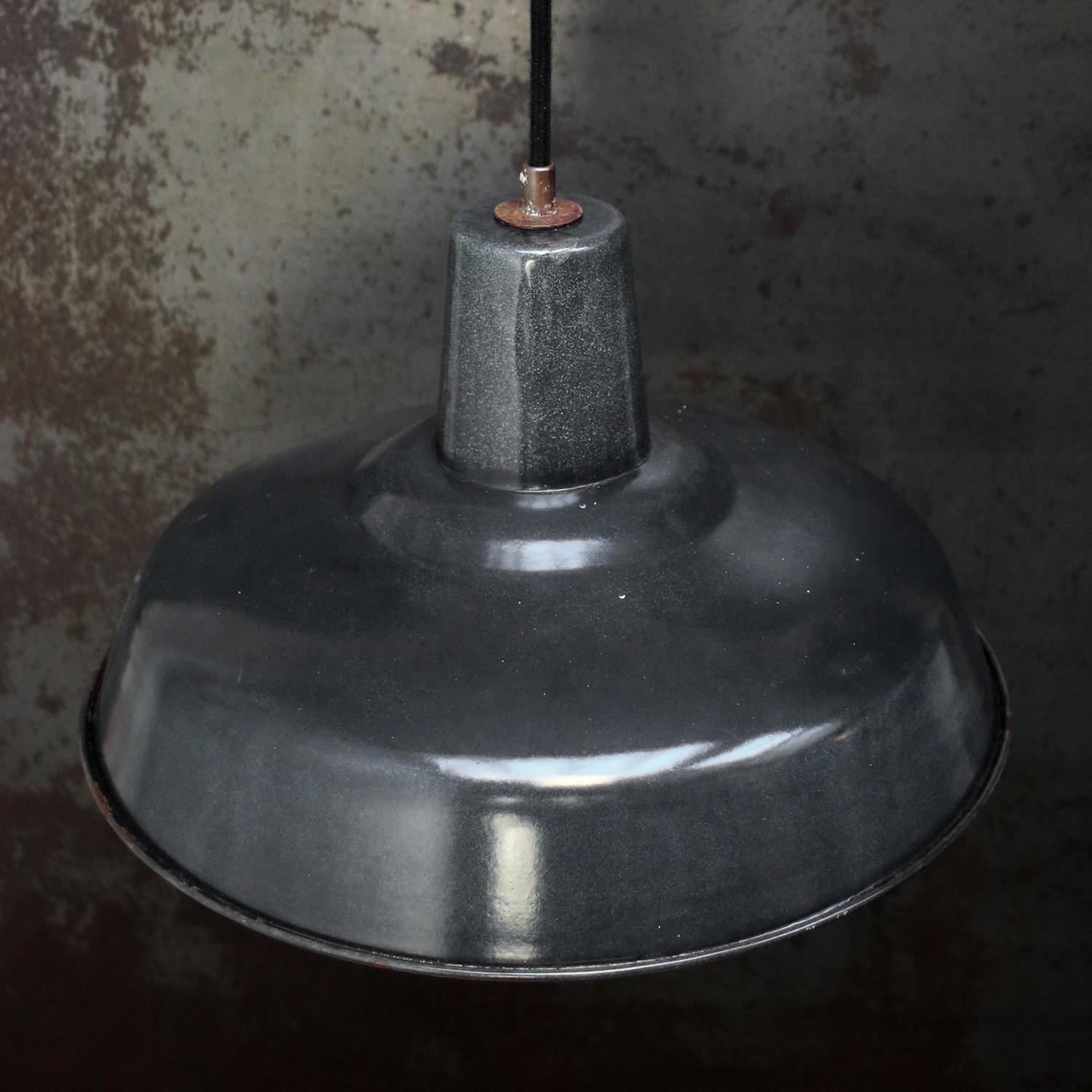 French Black Enamel Vintage Industrial Pendant Lights In Good Condition For Sale In Amsterdam, NL