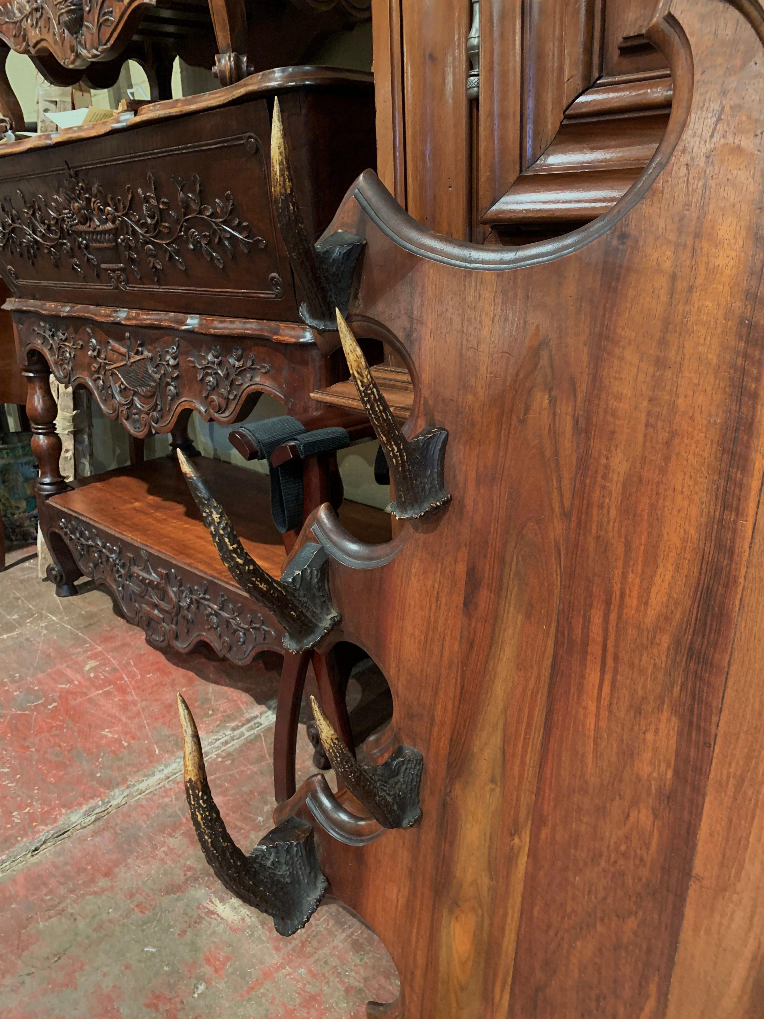 French Black Forest Carved Gun or Coat Rack with Horns and Deer Head Sculpture 3