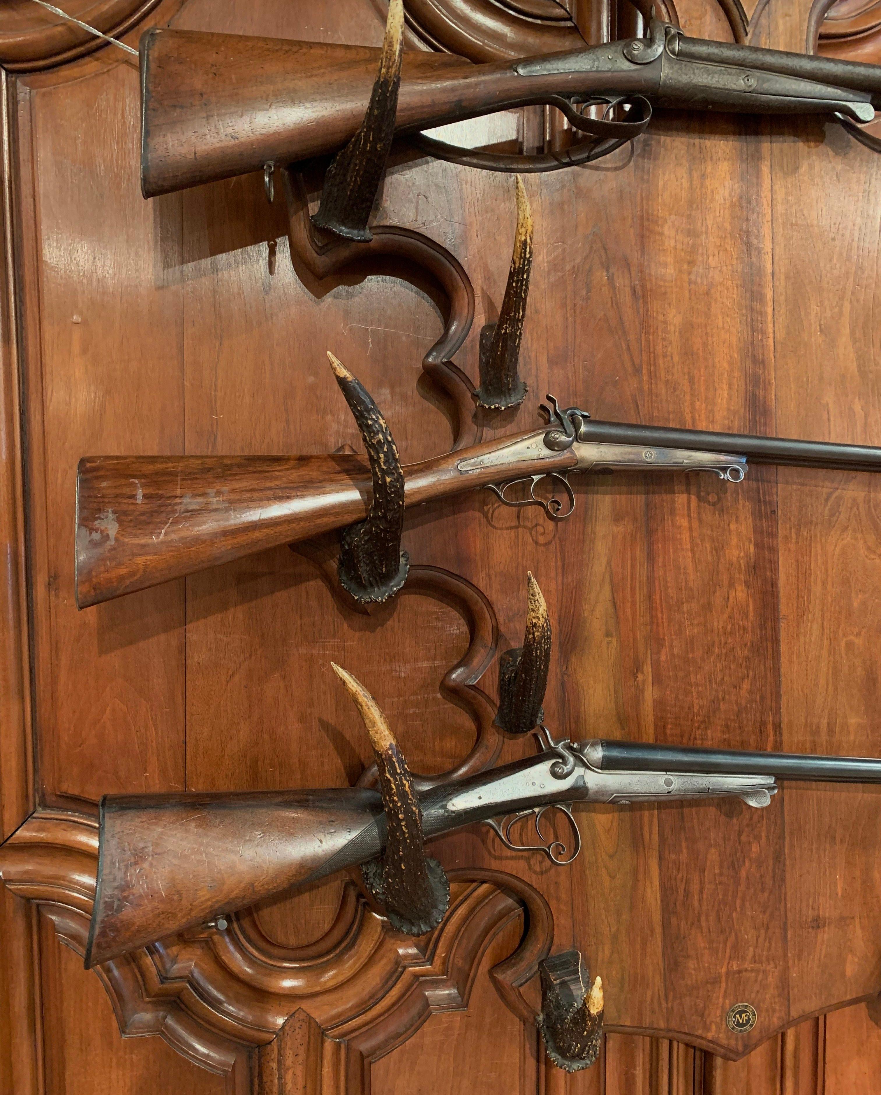 20th Century French Black Forest Carved Gun or Coat Rack with Horns and Deer Head Sculpture