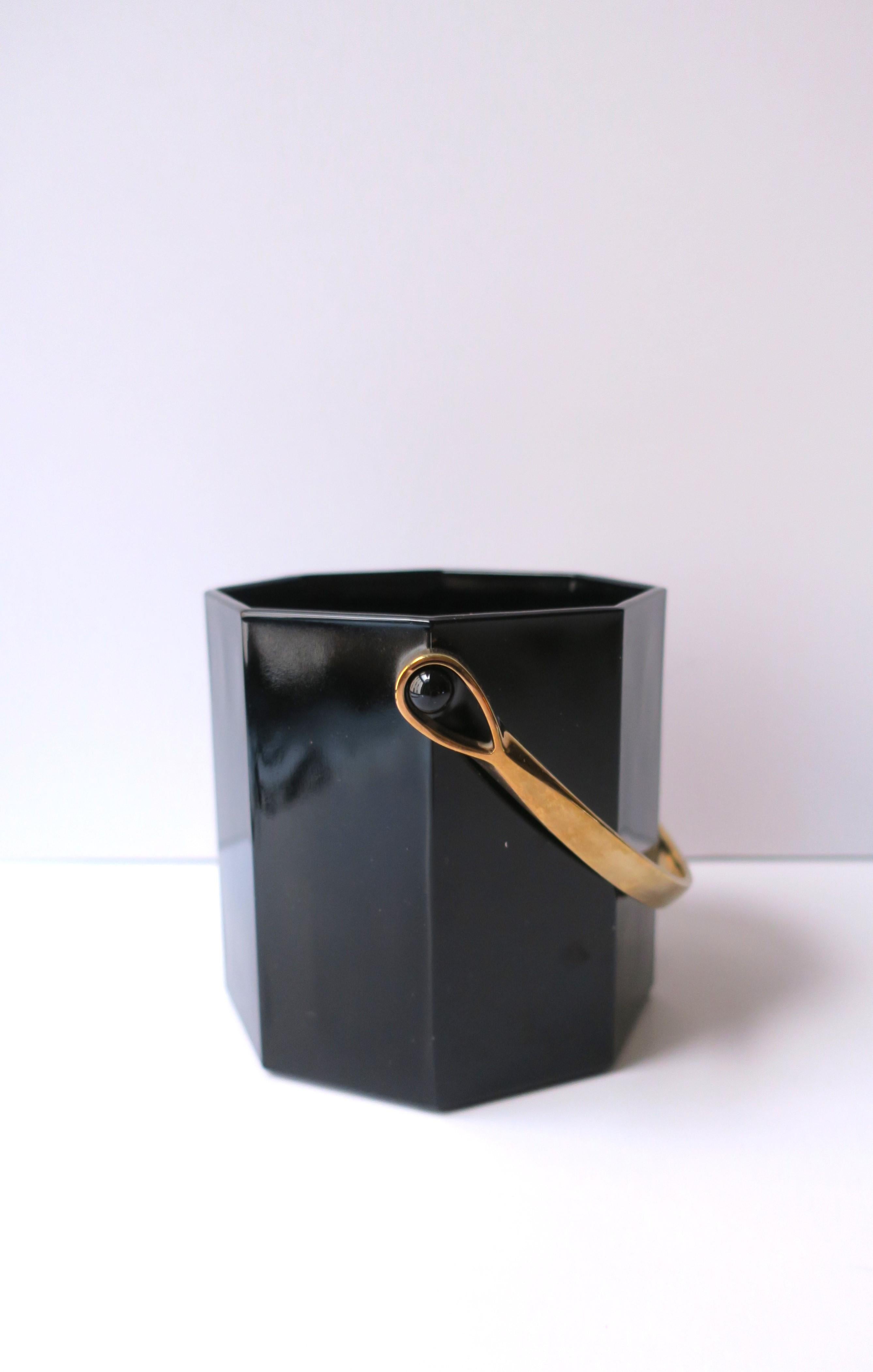 French Black Glass Ice Bucket with Tongs, circa 1970s France For Sale 1