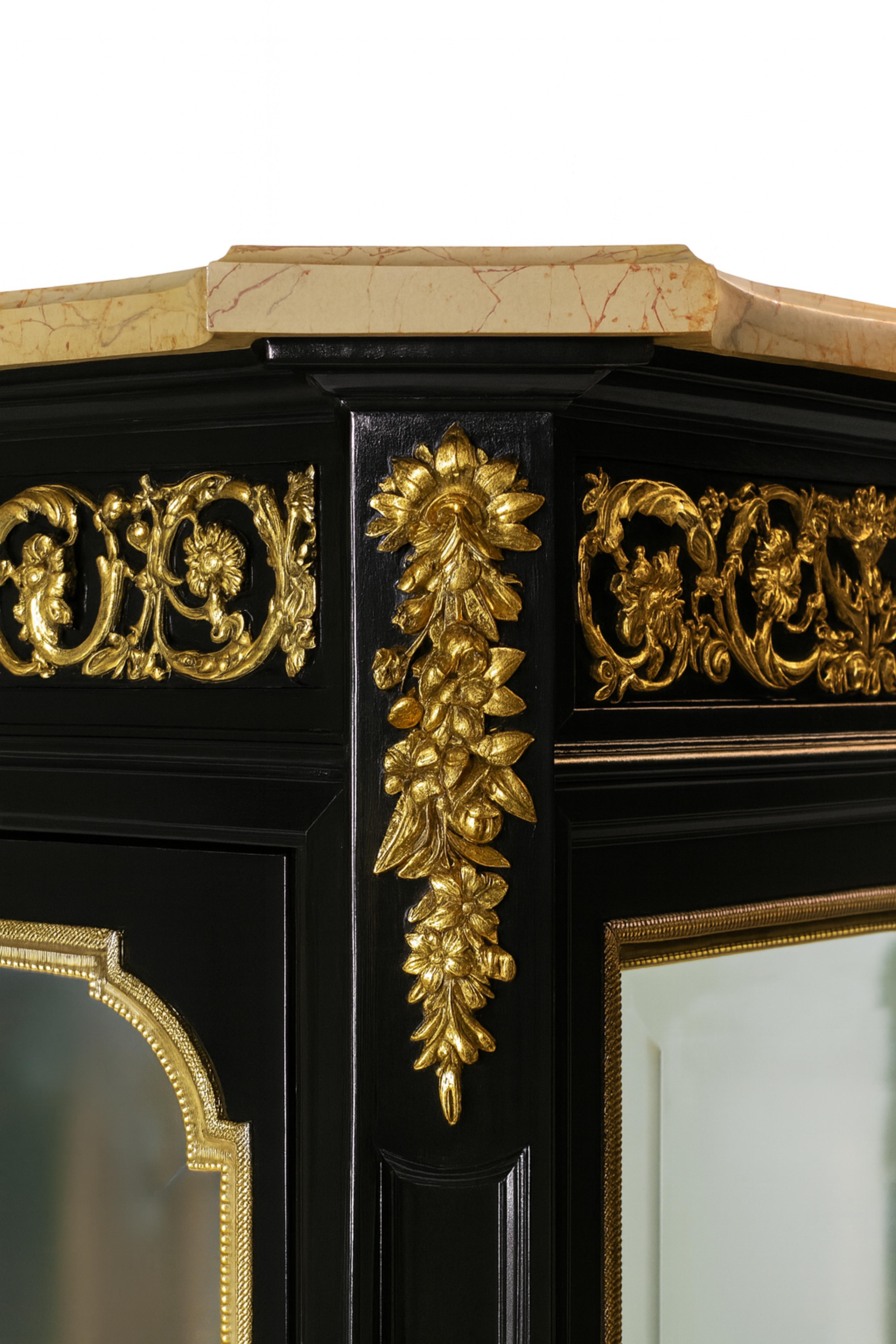 Vetrina francese in lacca nera Napoleone III XIX secolo In condizioni buone in vendita a Lisbon, PT