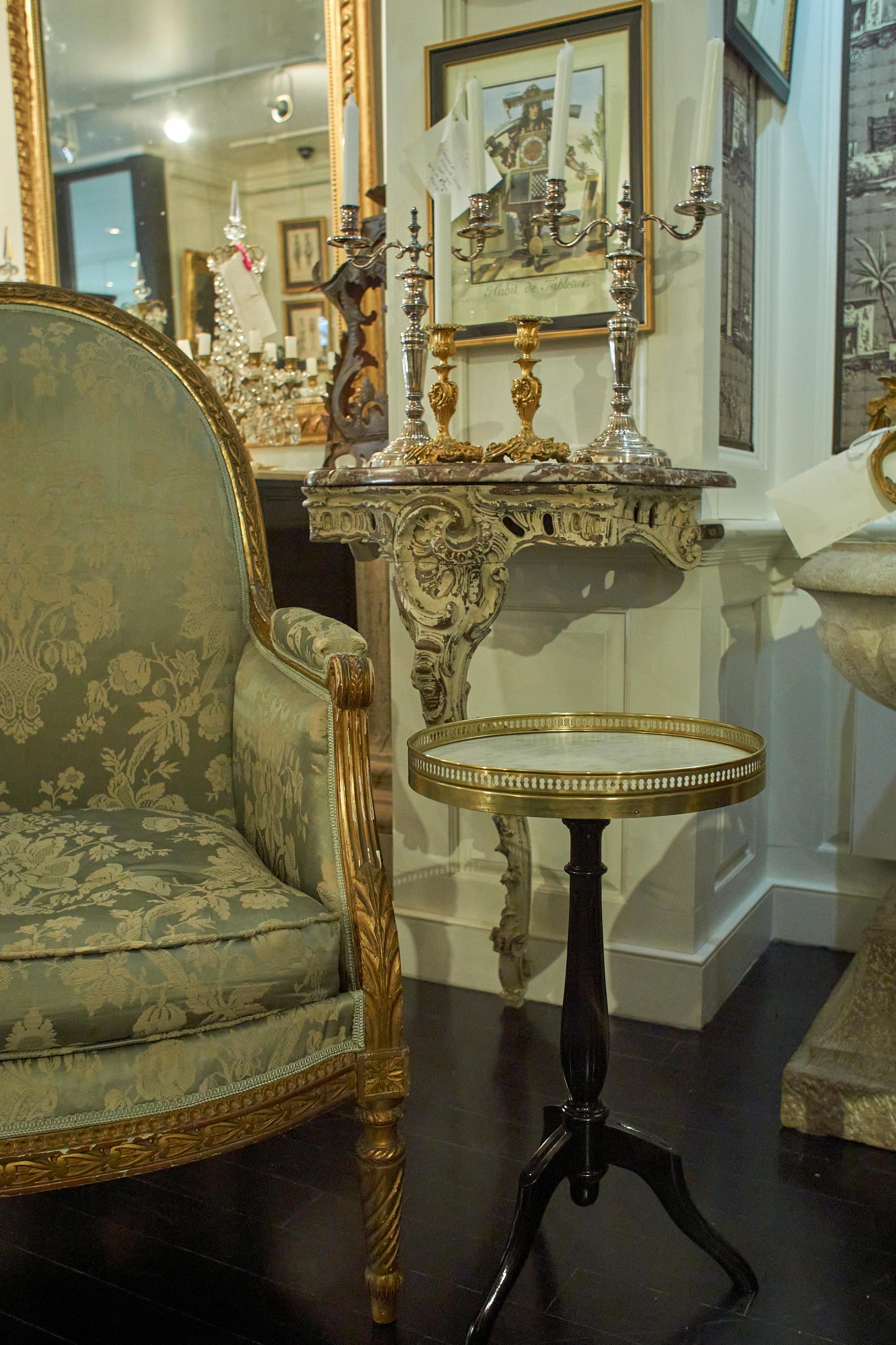 20th Century French Black Lacquered Guéridon, Round Marble Top End Table For Sale