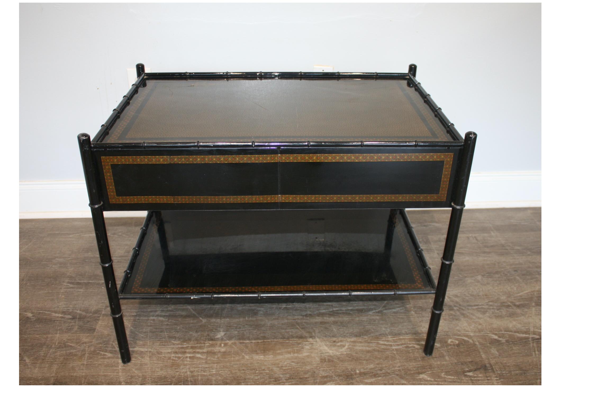 Table en métal laqué noir en vente 3