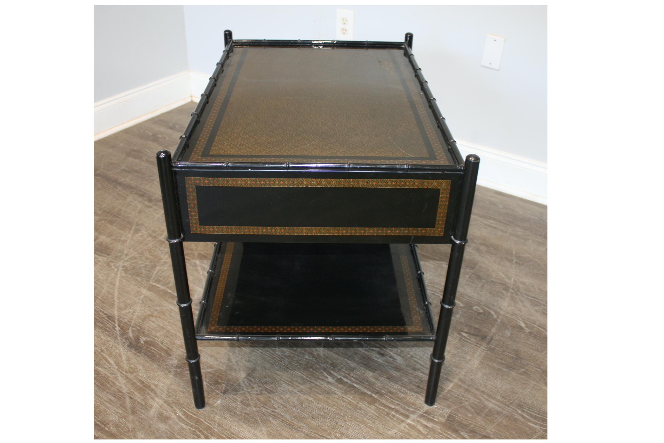 Table en métal laqué noir en vente 4