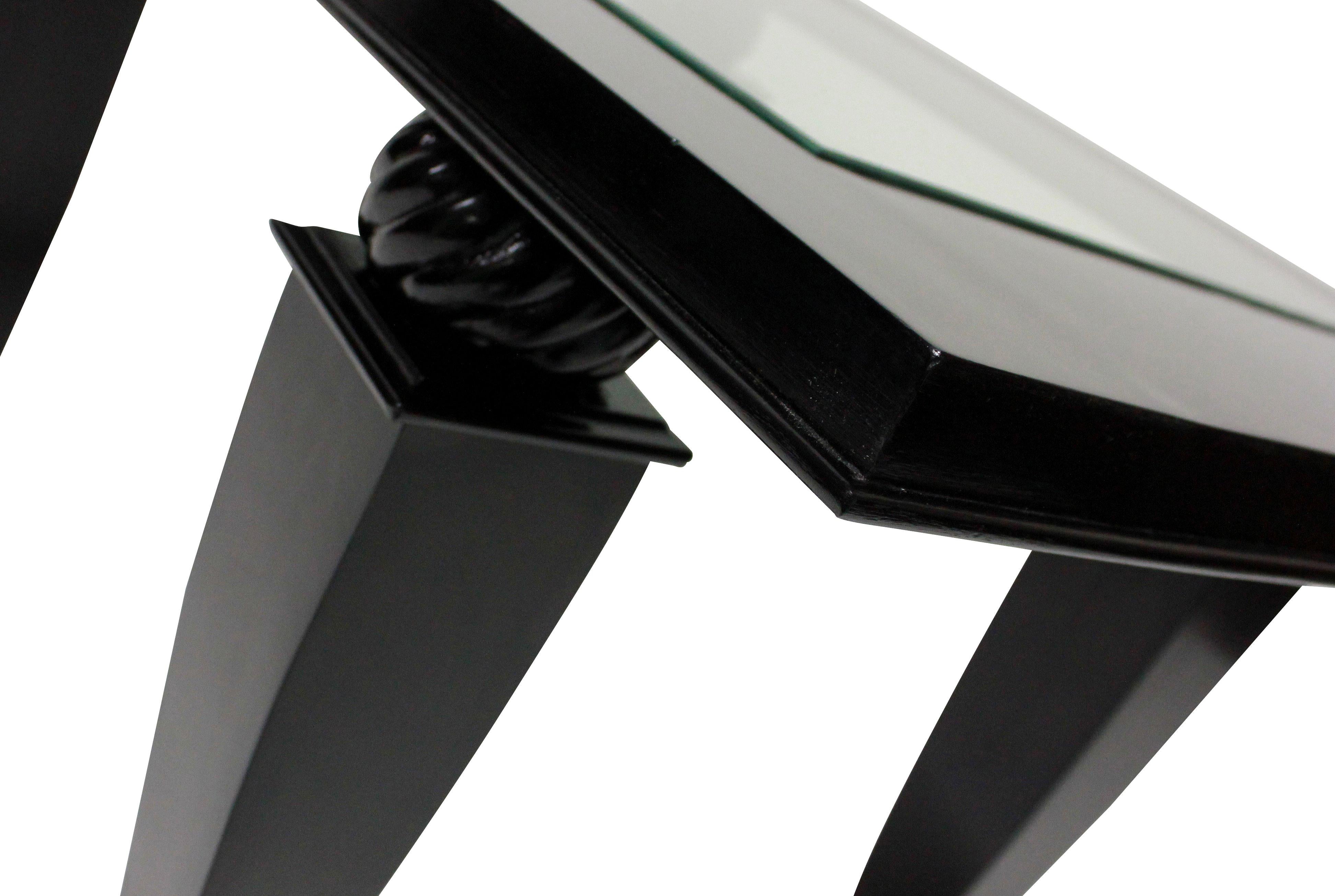 French Black Lacquered Occasional Table In Good Condition In London, GB
