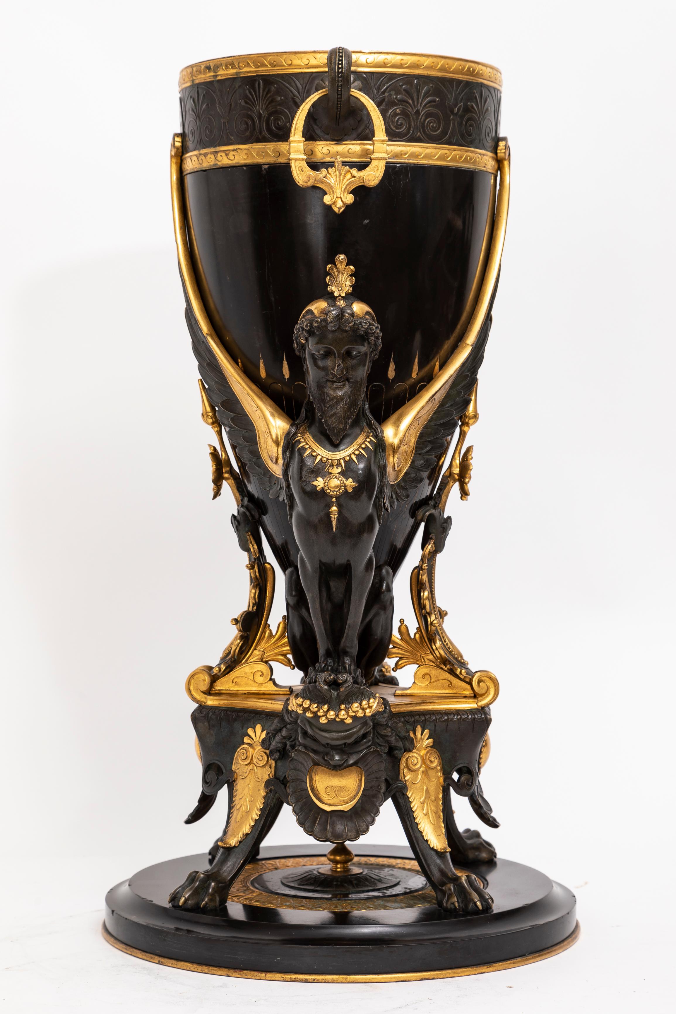 French Black Marble Patinated & Gilt-Bronze Vase Attributed: Charpentier & Cie In Good Condition For Sale In New York, NY