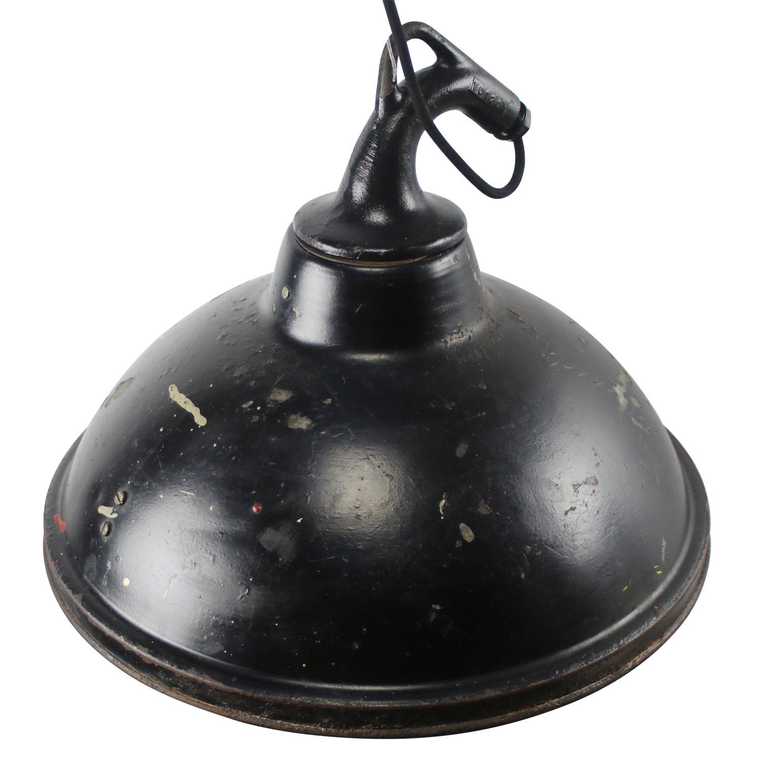 French Black Metal Vintage Industrial Cast Iron 5 bulbs Pendant Light For Sale 1