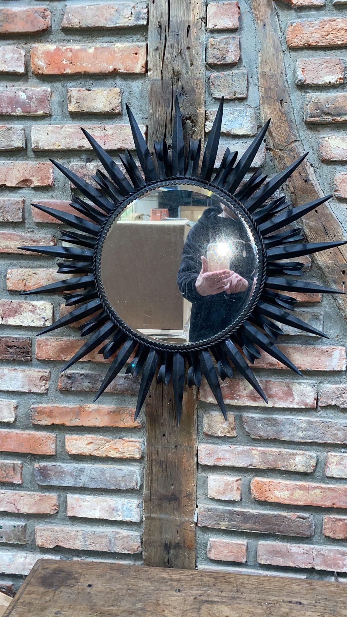 Espejo modernista francés negro de metal Sunburst en Bueno estado para la venta en Austin, TX