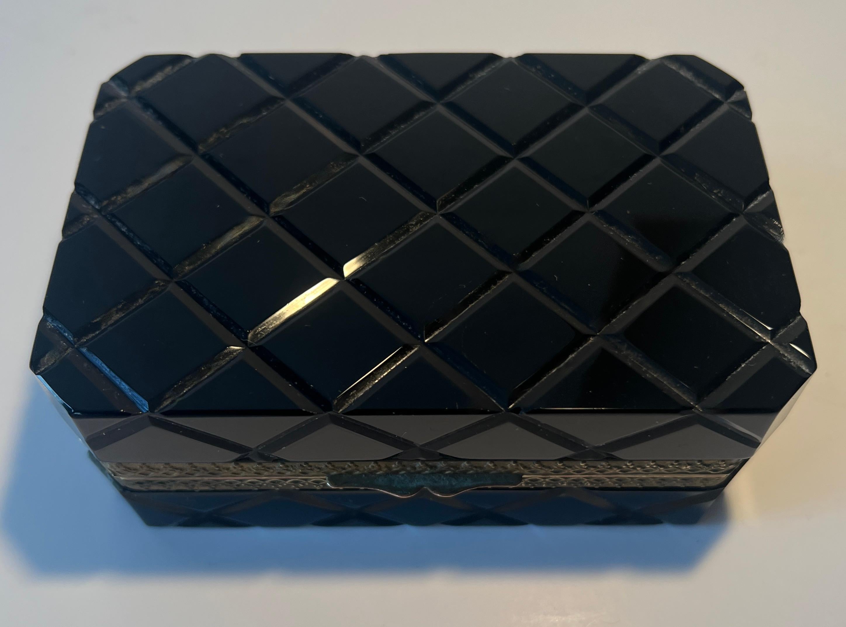 French Black Opaline Quilted Pattern Box with Brass Closure In Good Condition For Sale In Los Angeles, CA