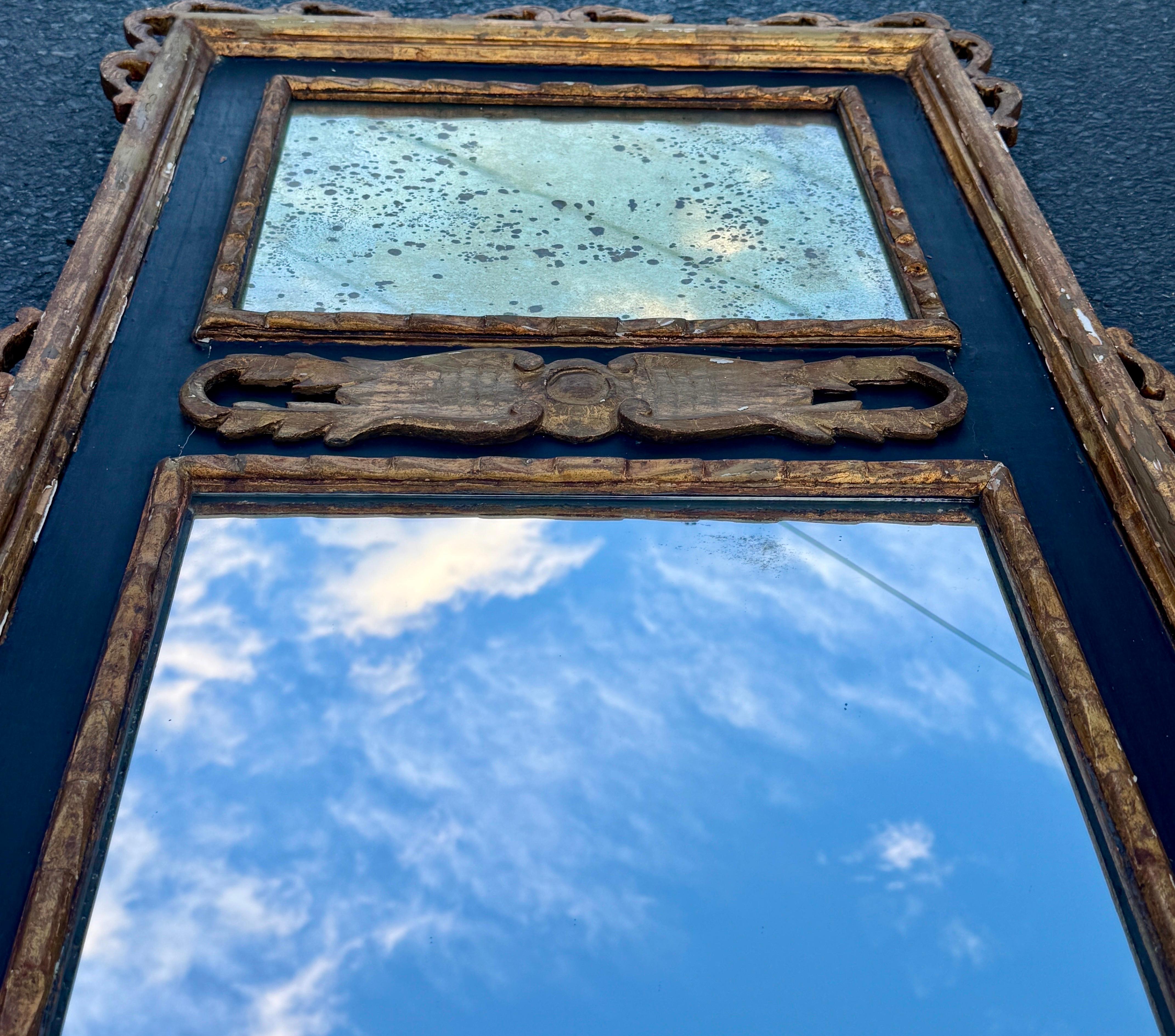Espejo de Pared Francés Tallado Dorado Pintado de Negro en venta 7