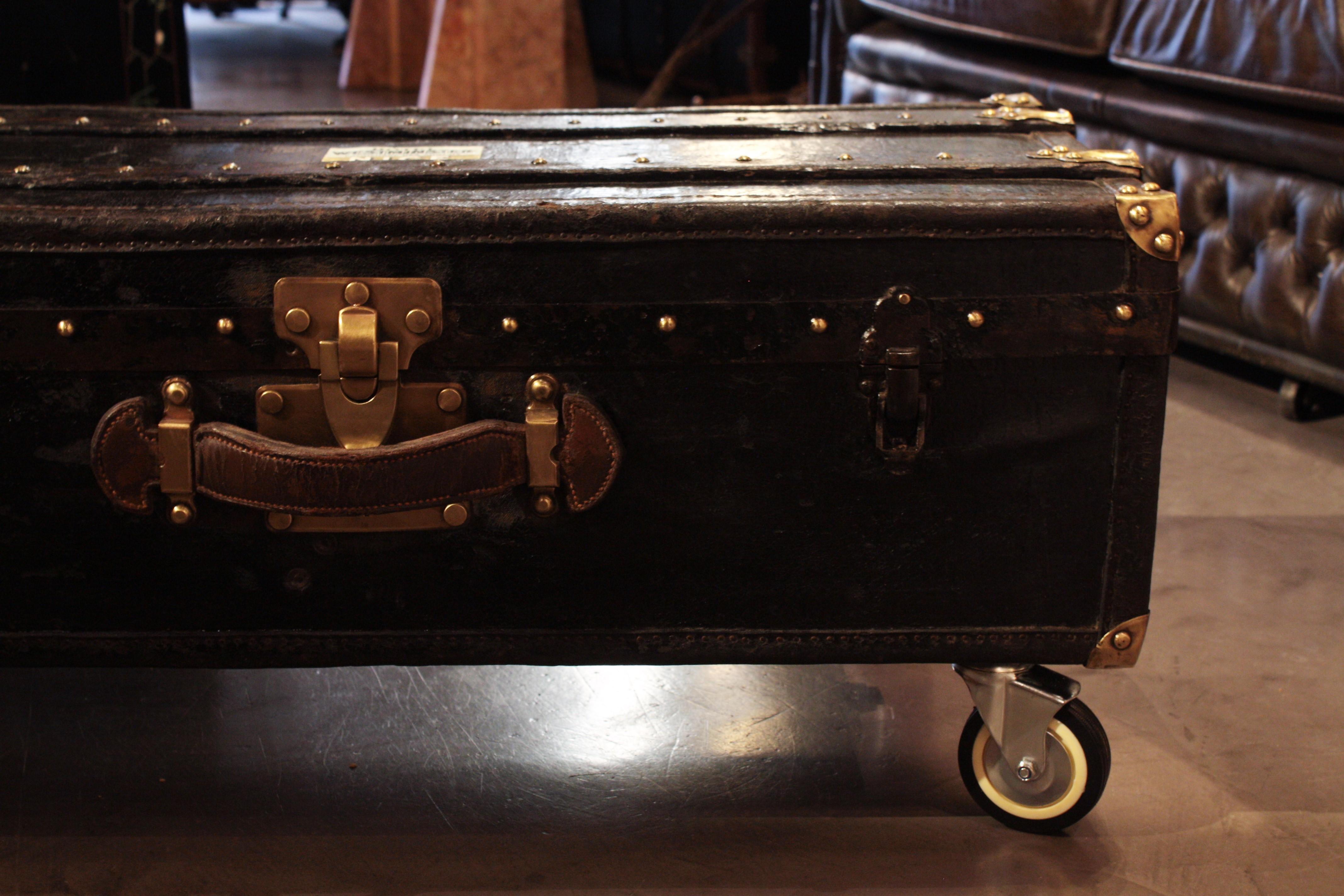 French Trunk or Coffee Table in Black Canvas, Leather and Wood For Sale 3