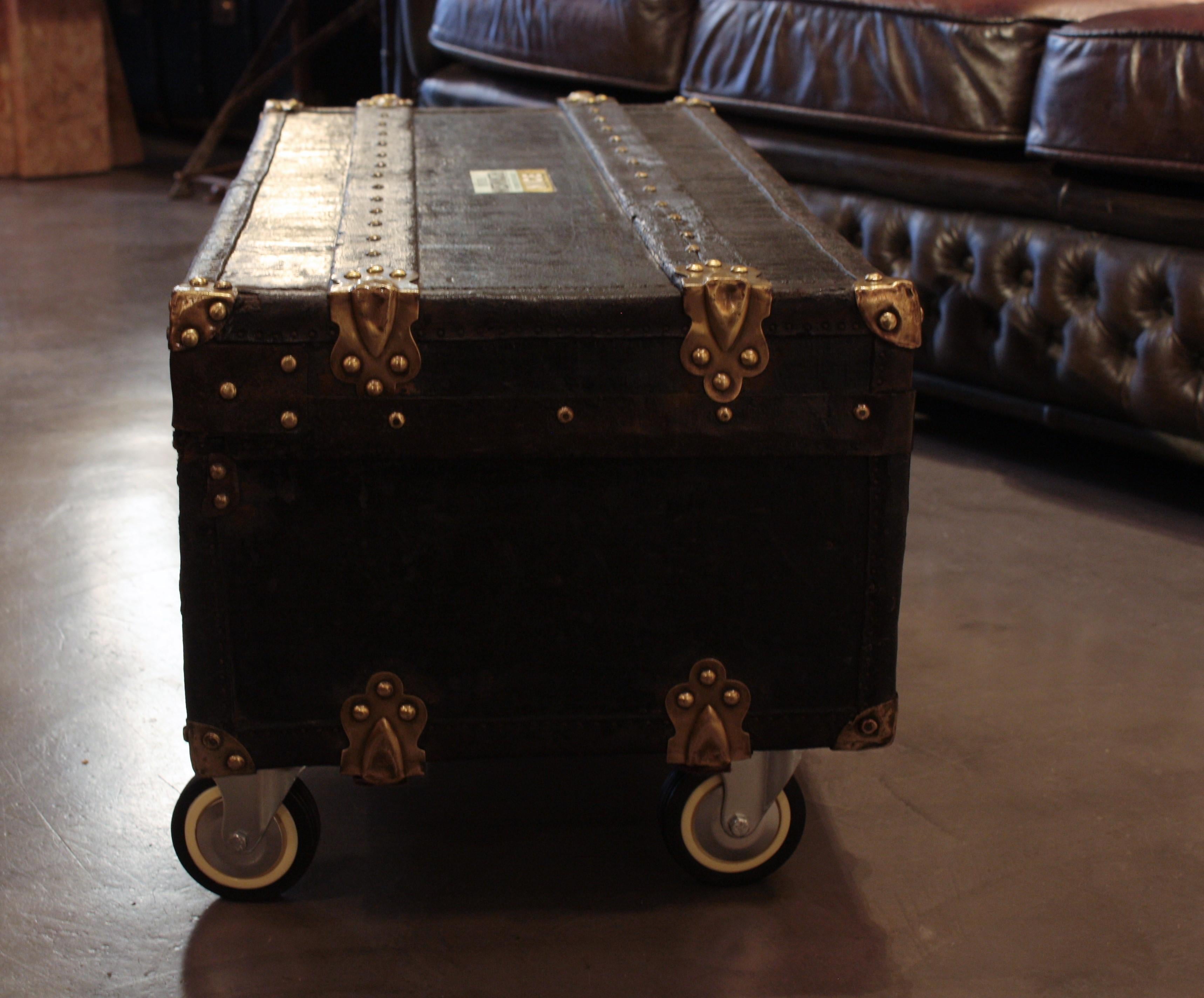  French Trunk or Coffee Table in Black Canvas, Leather and Wood For Sale 5