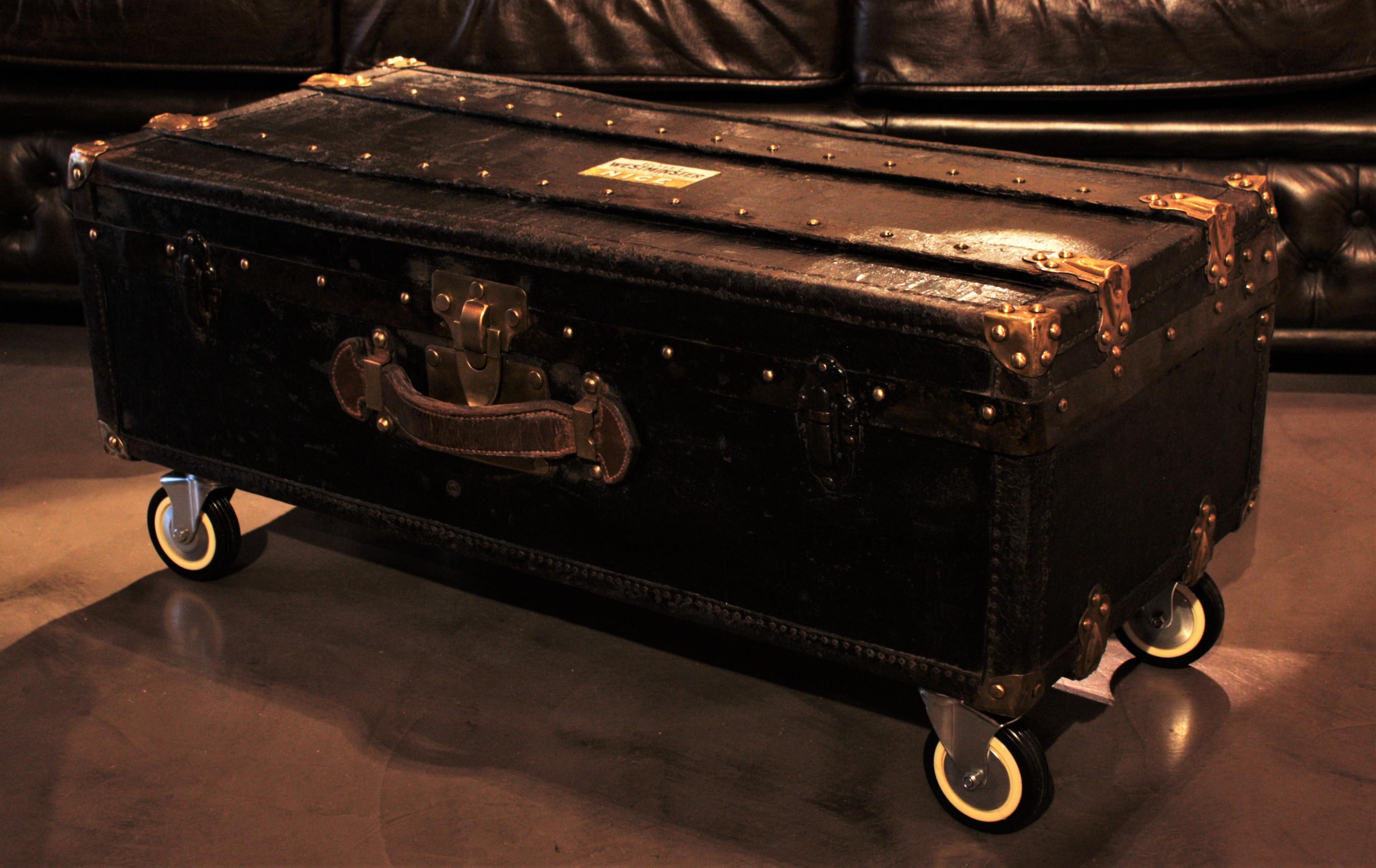  French Trunk or Coffee Table in Black Canvas, Leather and Wood In Good Condition For Sale In Barcelona, ES
