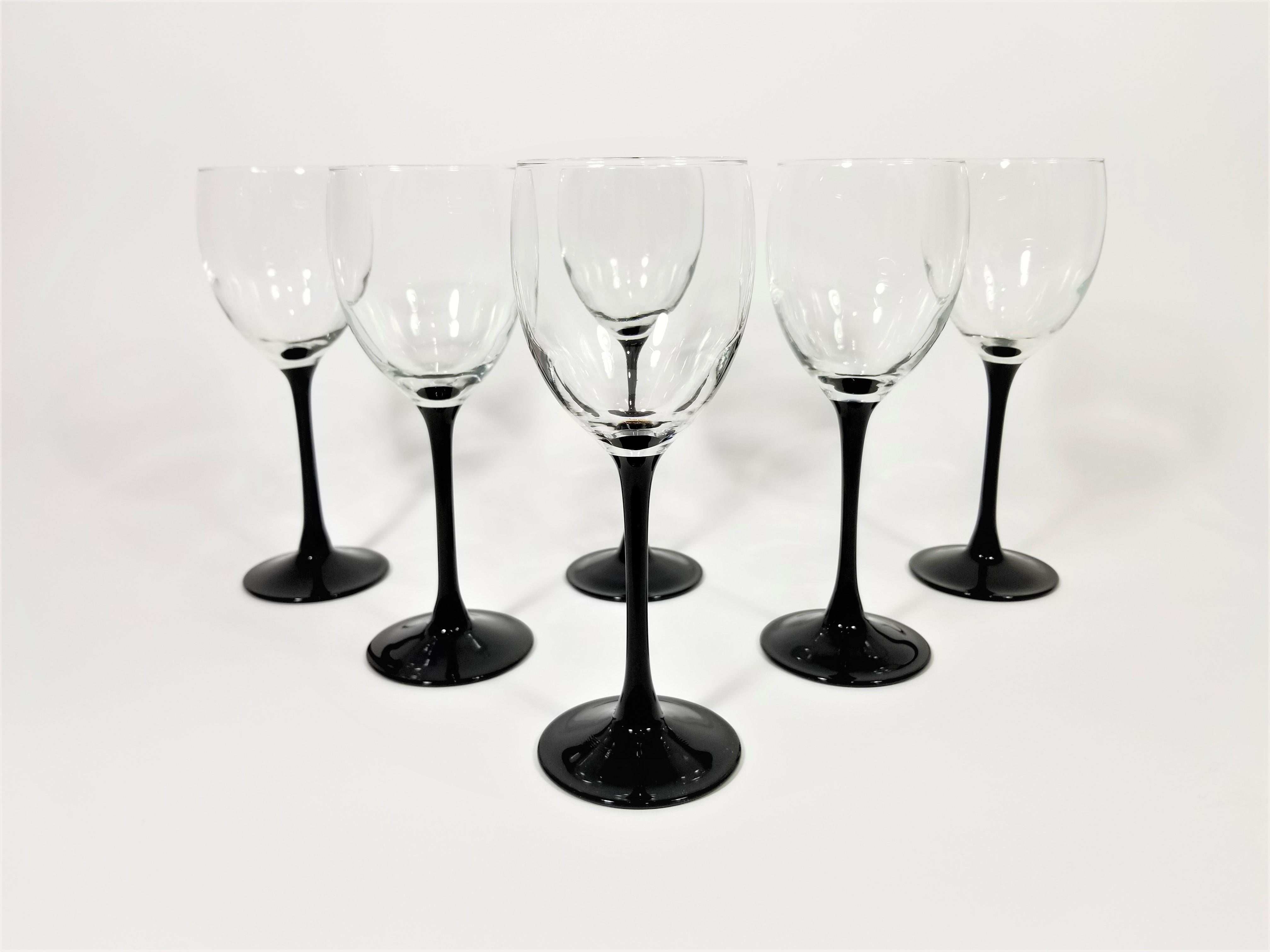 Set of 6 Midcentury 1970s 1980s black tulip base stemware / wine glasses / barware.
All glasses marked France.