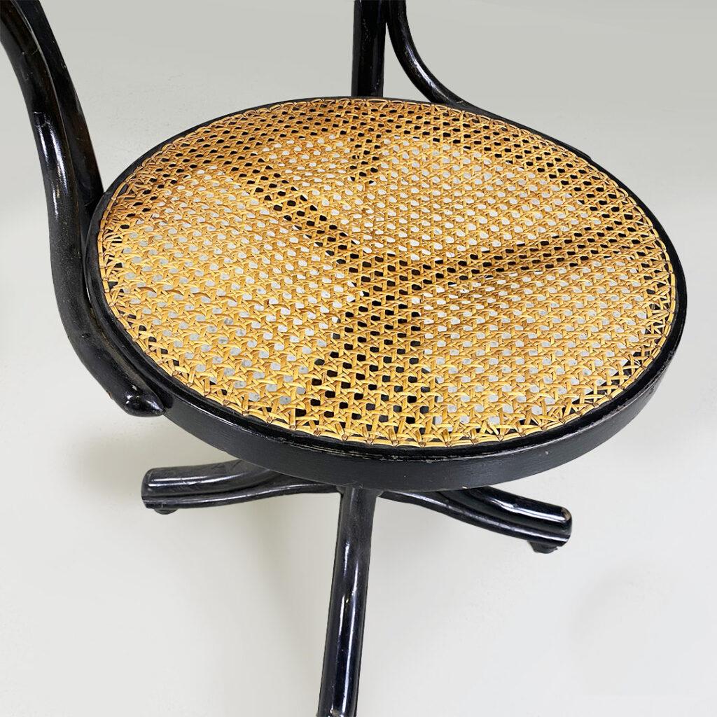 French black wood and Vienna straw swivel chair in Thonet style, 1900s For Sale 1