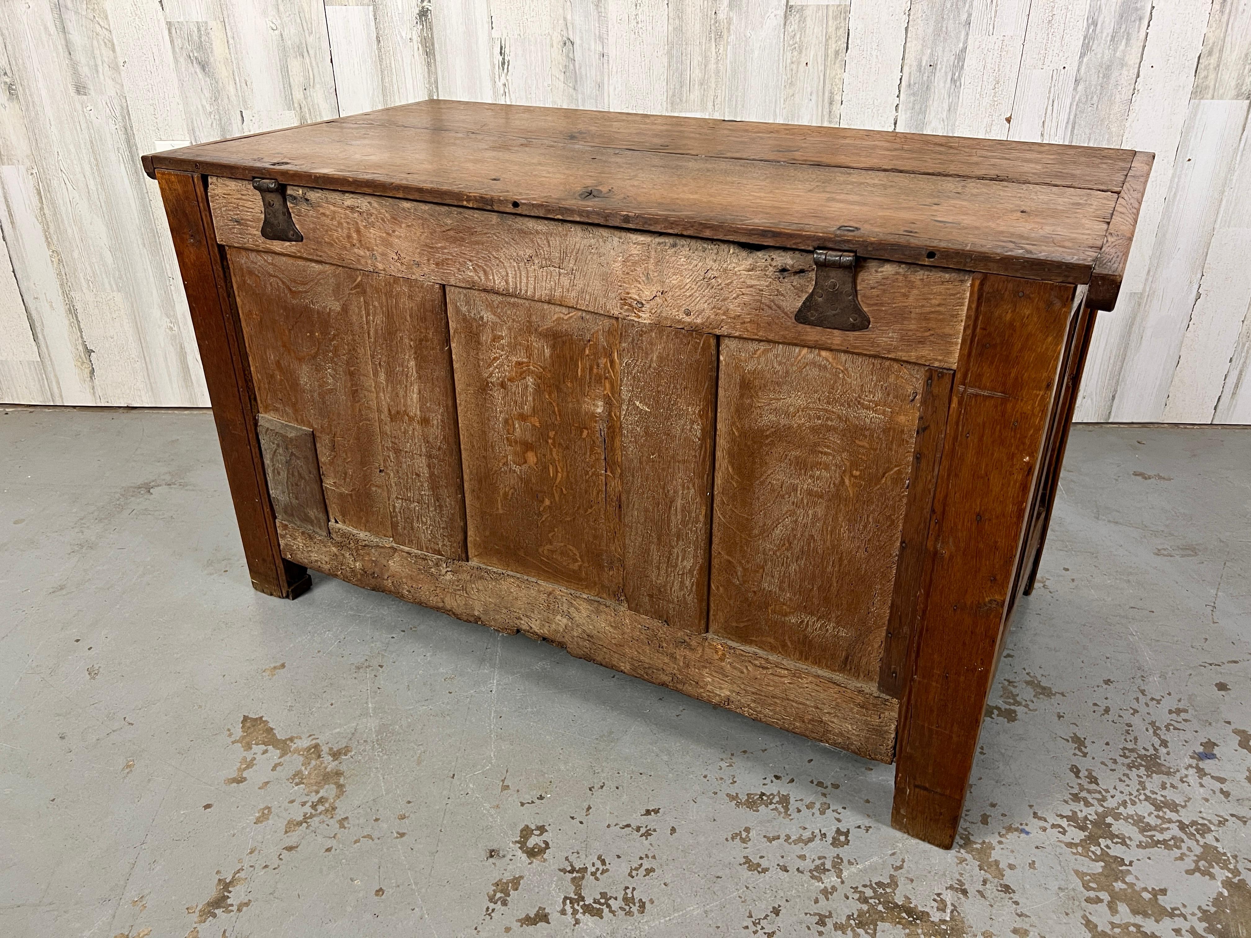 French Blanket Chest circa 1830 For Sale 9