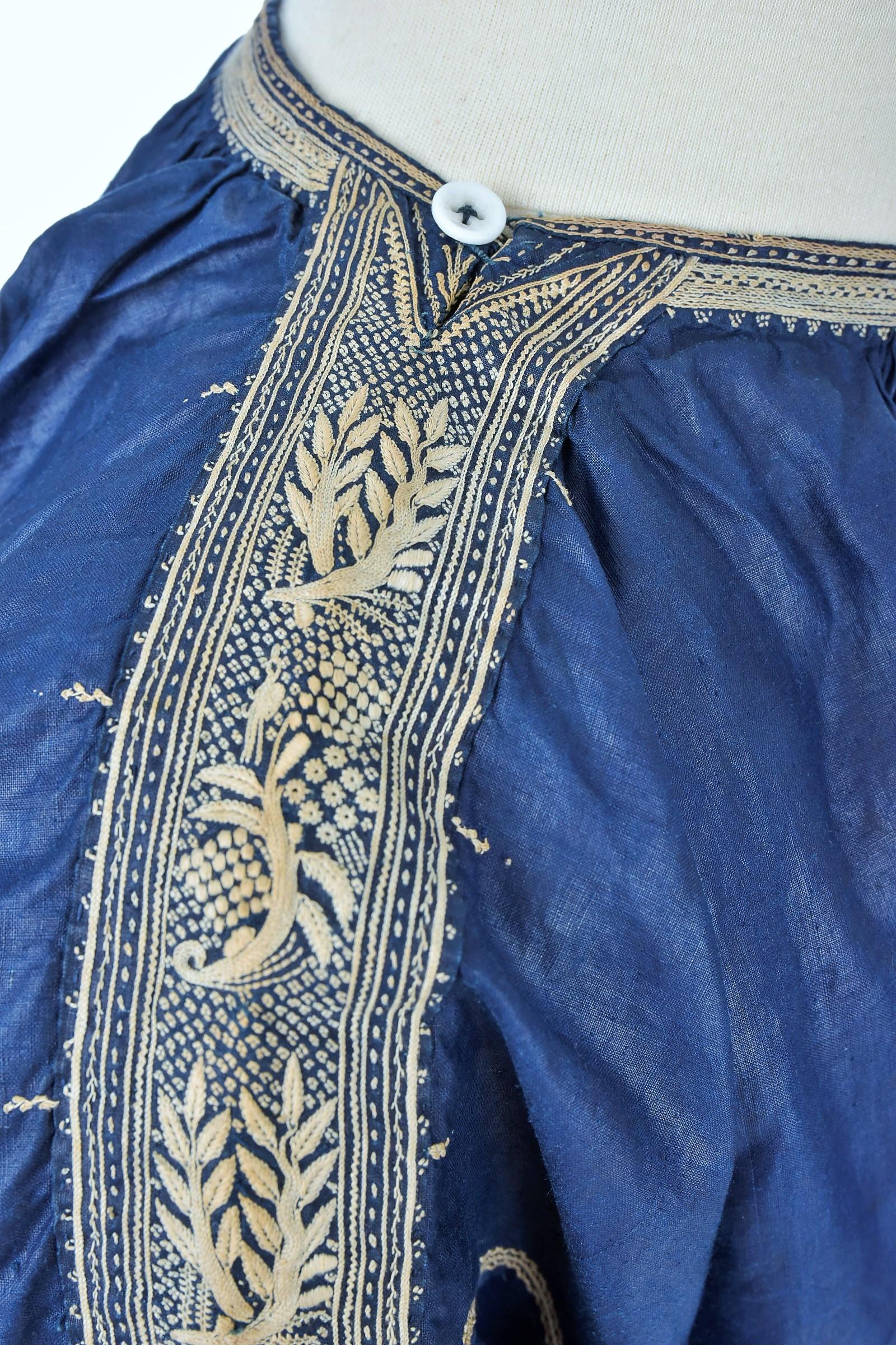 French Blaude or Peasant Blouse In Glazed Linen Dyed Indigo -French 19th Century For Sale 9