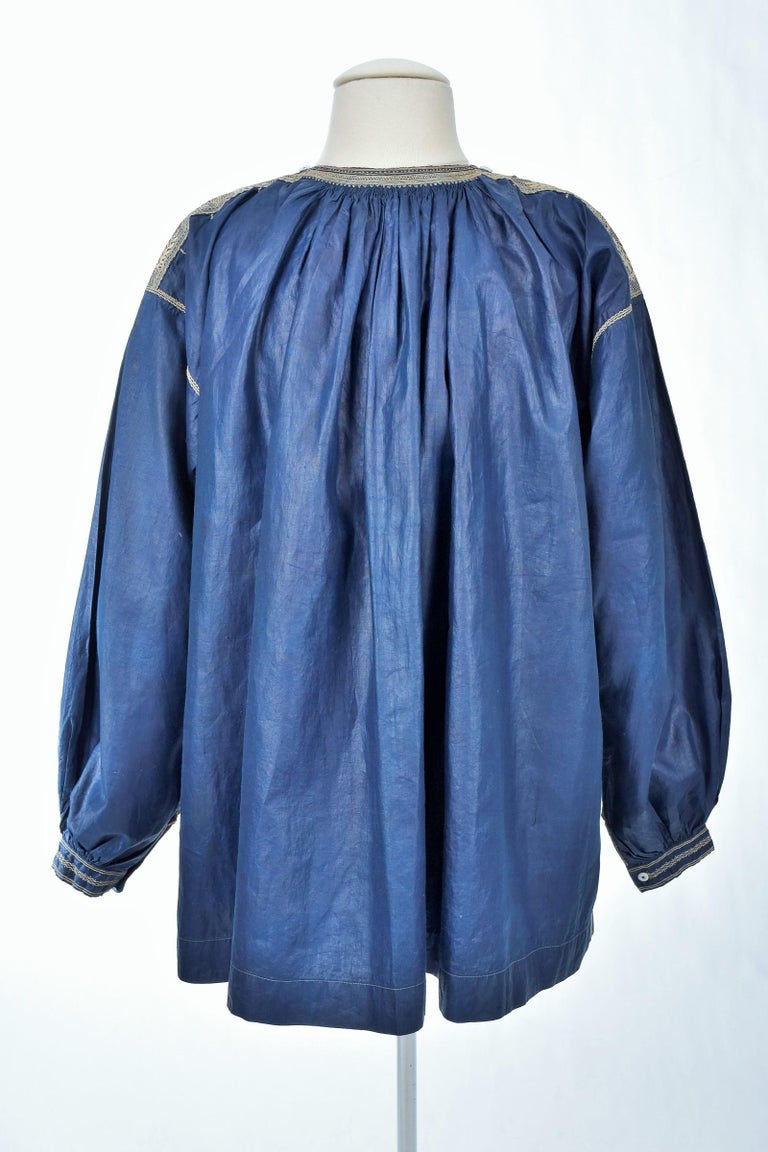 French Blaude or Peasant Blouse In Glazed Linen Dyed Indigo -French 19th  Century For Sale at 1stDibs