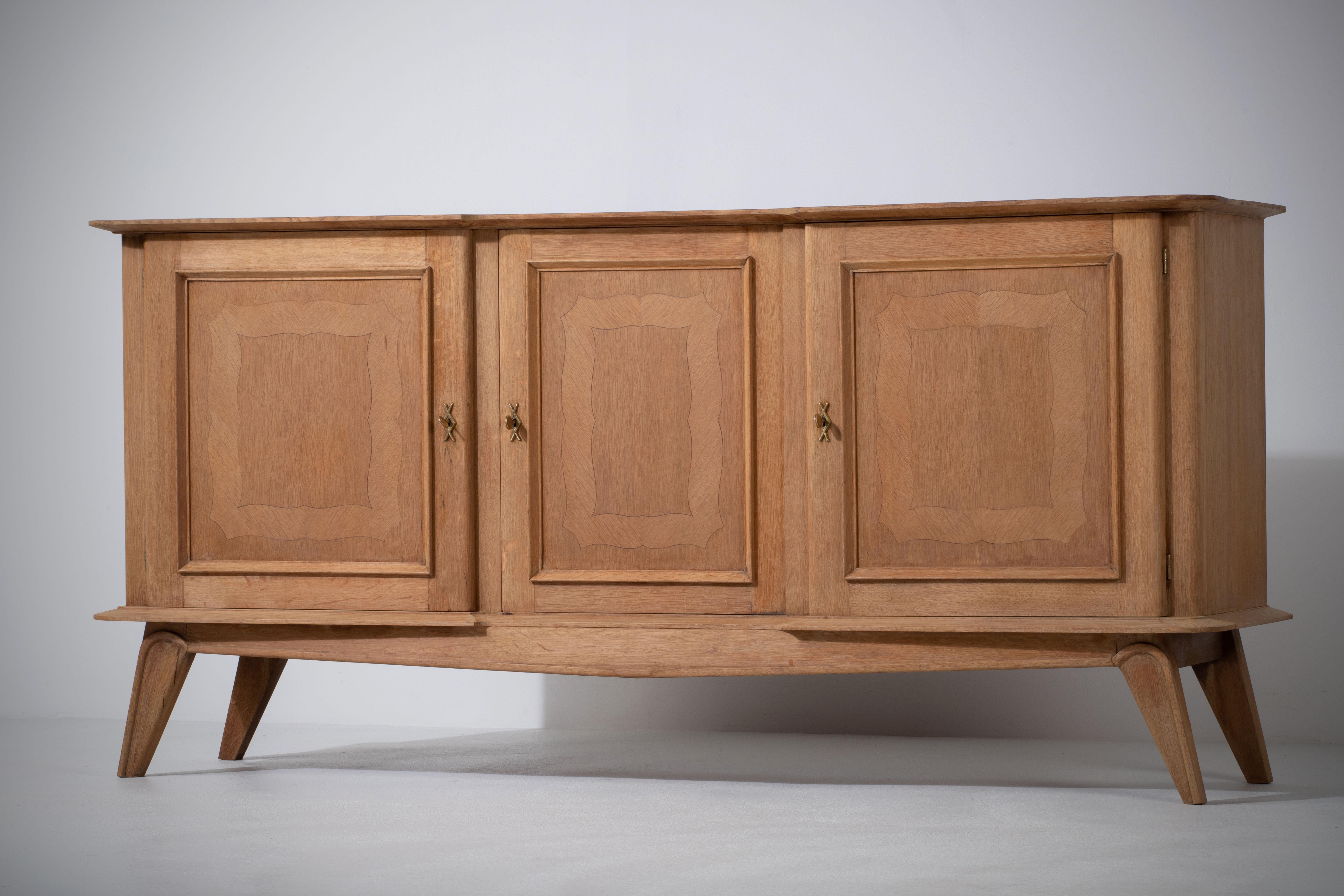 French Bleached Credenza, Oak, France, 1940s In Good Condition For Sale In Wiesbaden, DE