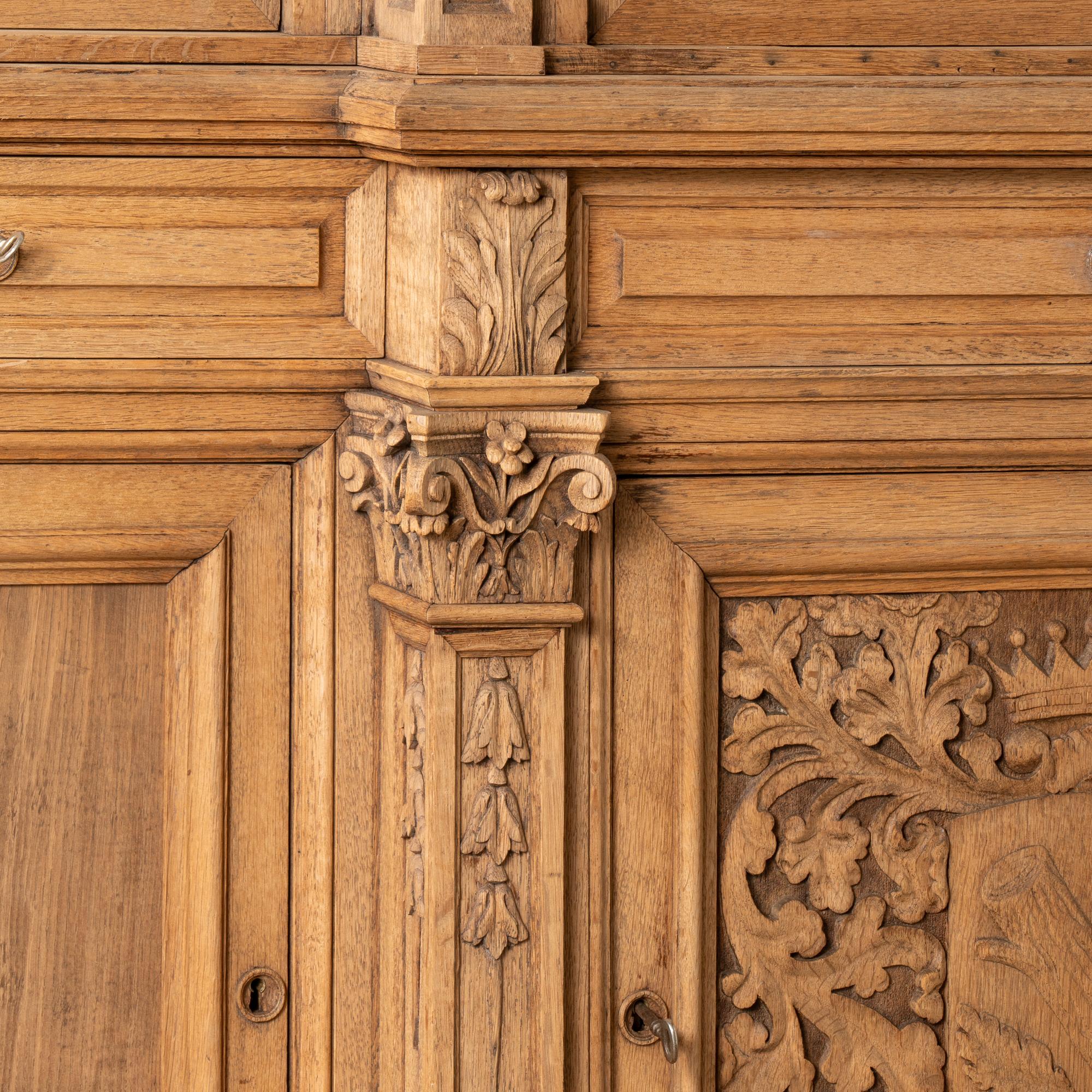 Vetrina libreria francese in Oak sbiancato con ripiani regolabili, circa 1890 in vendita 3