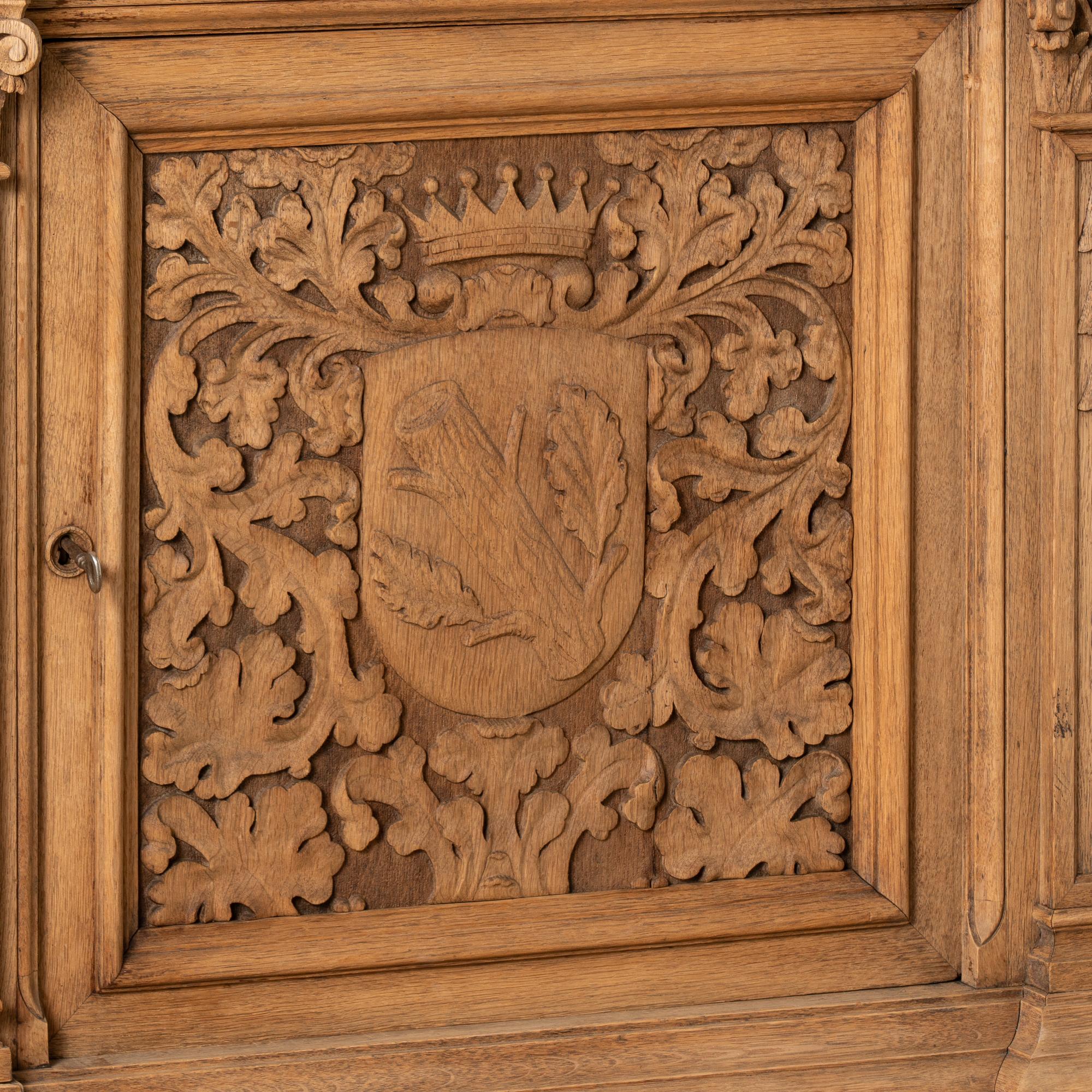 Vetrina libreria francese in Oak sbiancato con ripiani regolabili, circa 1890 in vendita 2