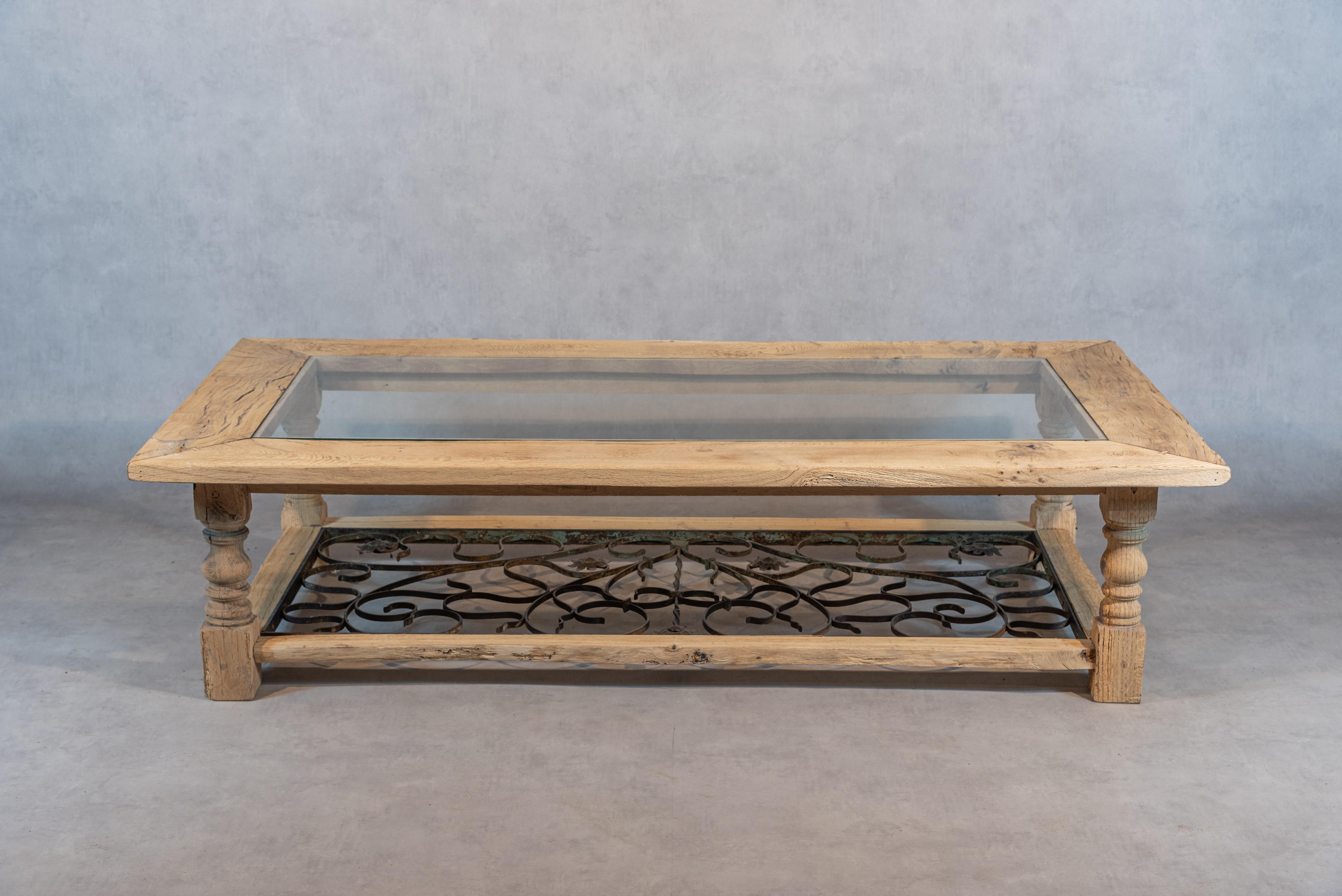 French Bleached Oak Coffee Table In Excellent Condition For Sale In San Antonio, TX