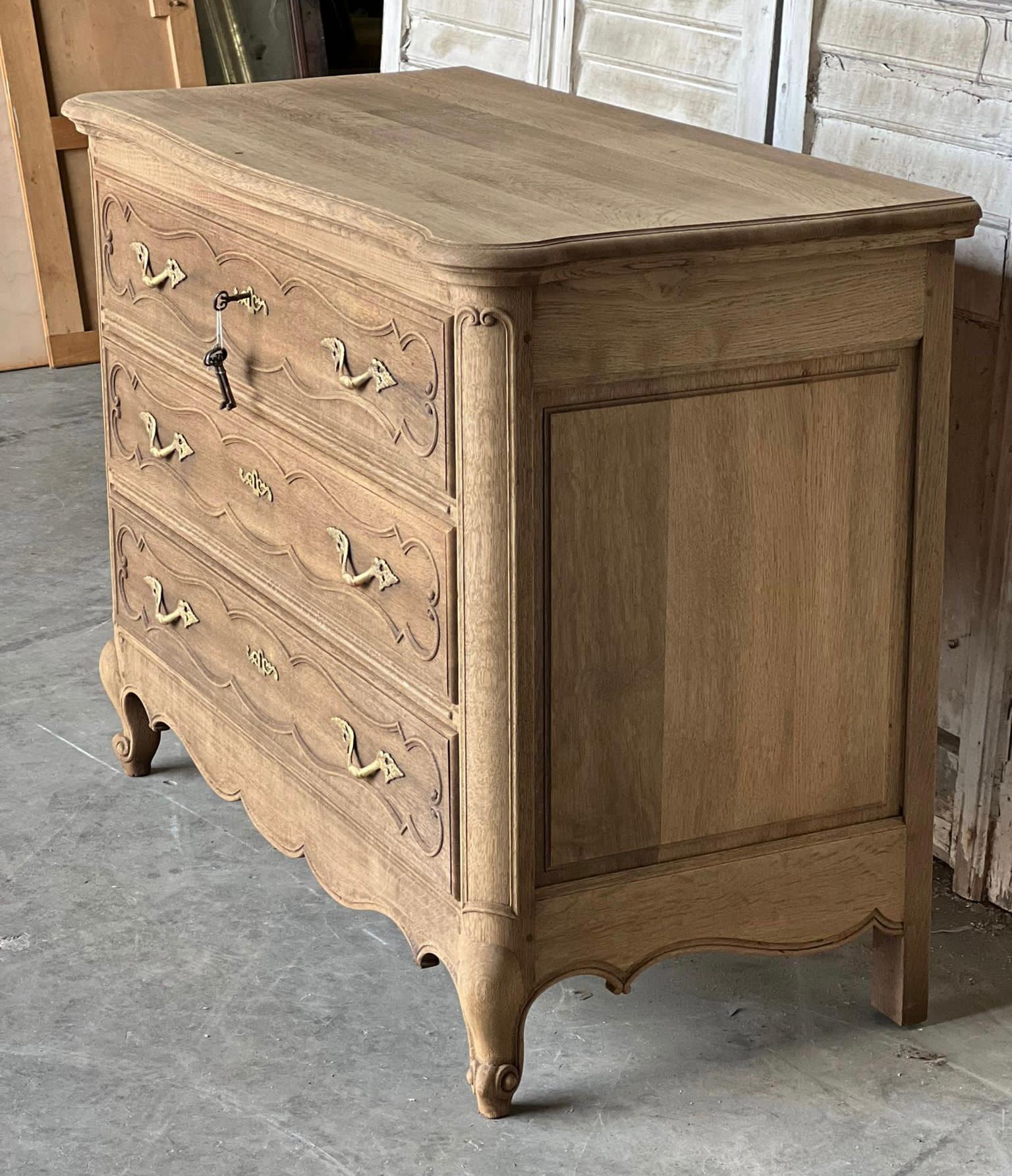 French Bleached Oak Commode Chest of Drawers For Sale 4