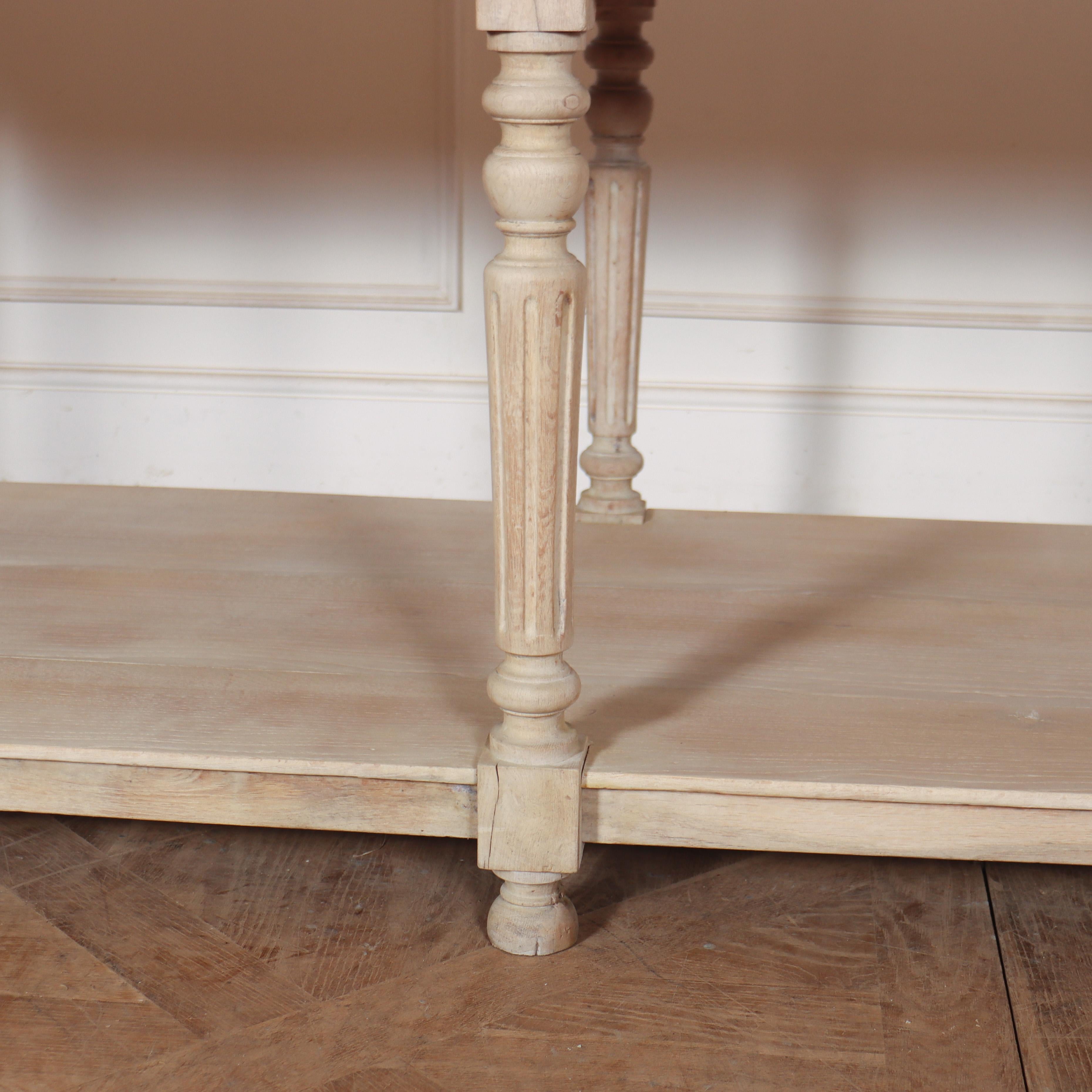 French Bleached Oak Drapers Table In Good Condition For Sale In Leamington Spa, Warwickshire