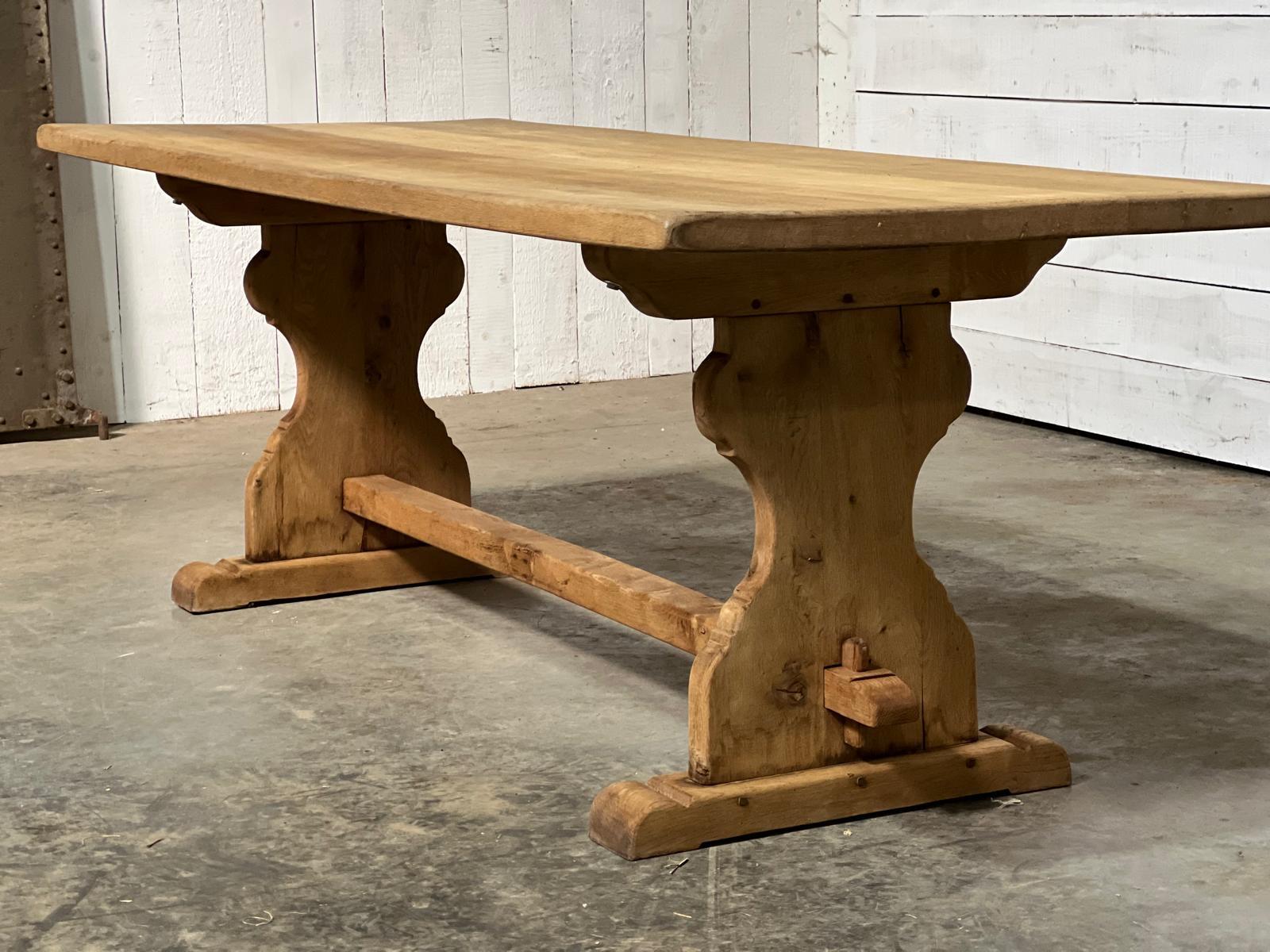 French Bleached Oak Farmhouse Dining Table  For Sale 7
