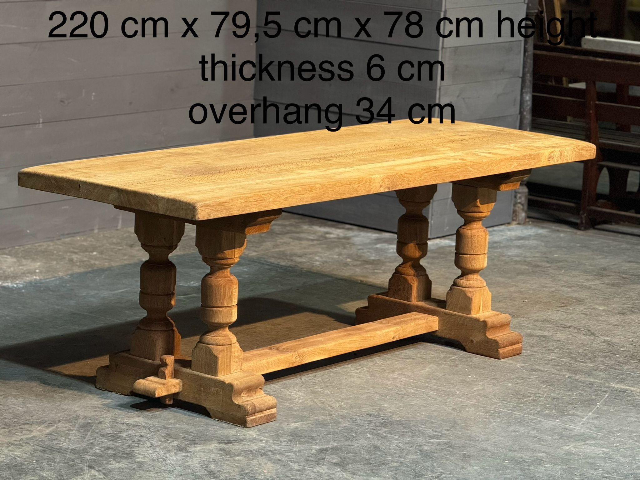 French Bleached Oak Farmhouse Dining Table  For Sale 15