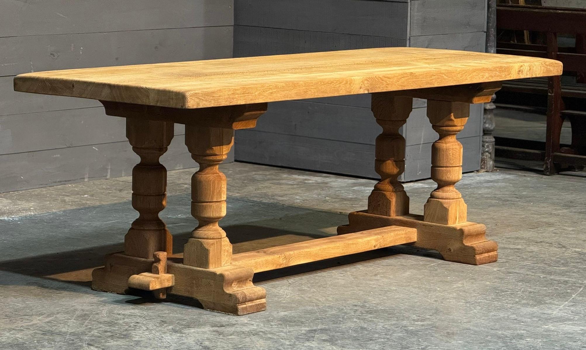French Bleached Oak Farmhouse Dining Table  For Sale 16