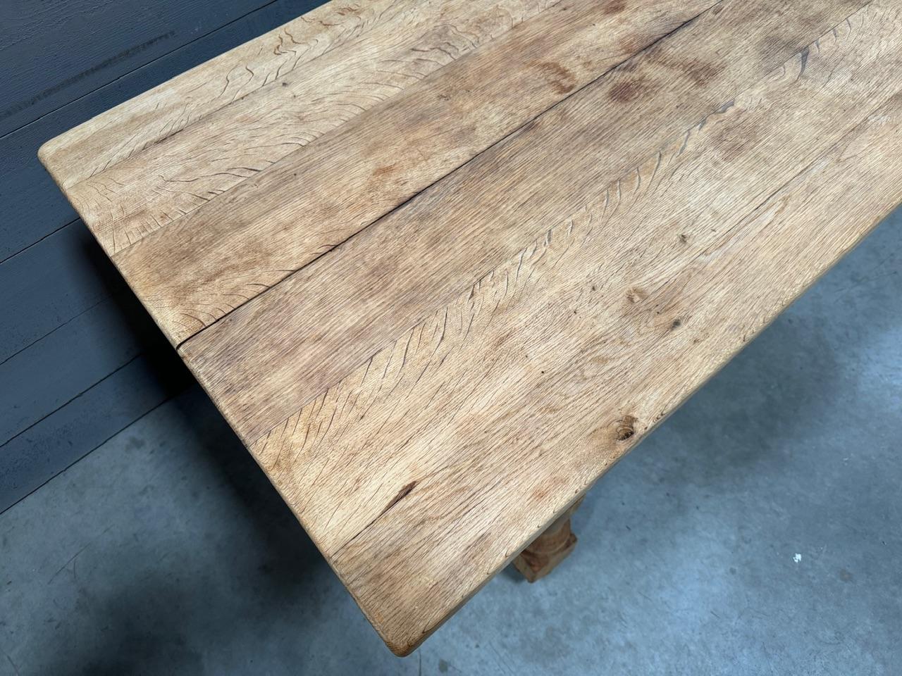 French Bleached Oak Farmhouse Dining Table  For Sale 3