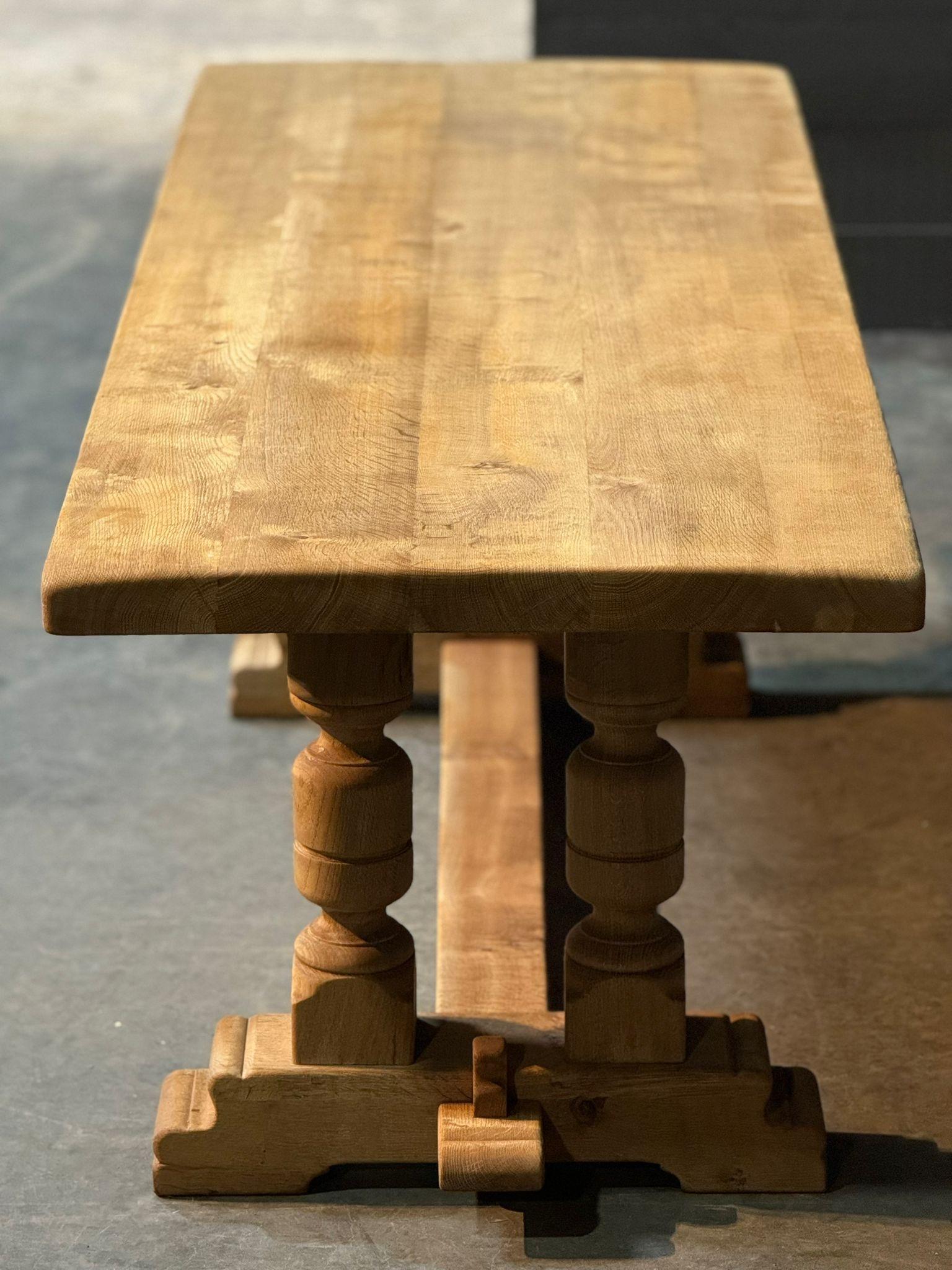French Bleached Oak Farmhouse Dining Table  For Sale 5