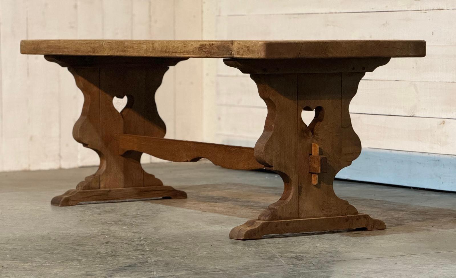 French Bleached Oak Farmhouse Dining Table (hearts) For Sale 3