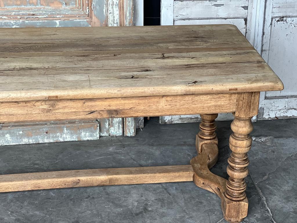 French Bleached Oak Farmhouse Kitchen Dining Table with Drawers In Good Condition In Seaford, GB