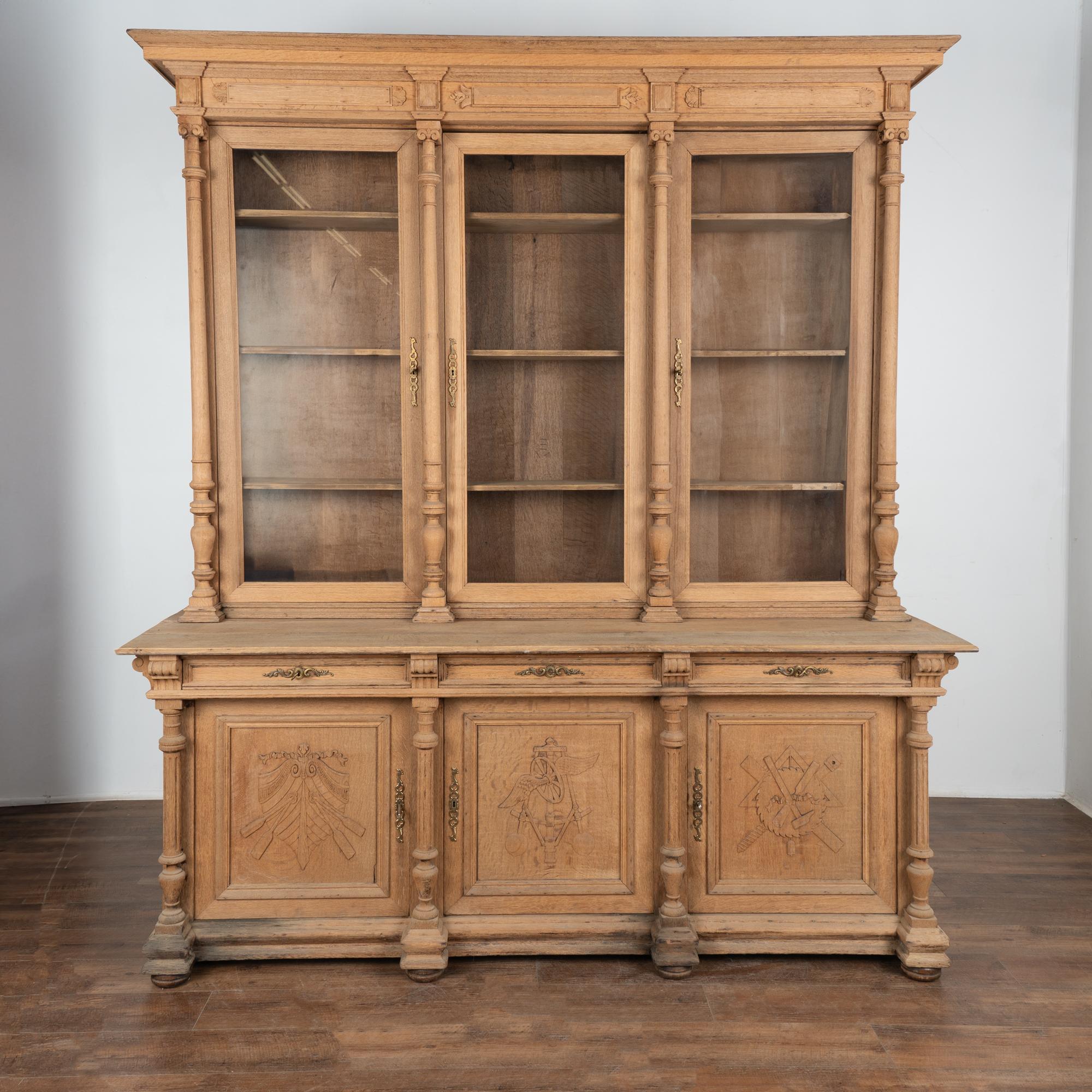 French Bleached Oak Large Bookcase Display Cabinet, circa 1920 2