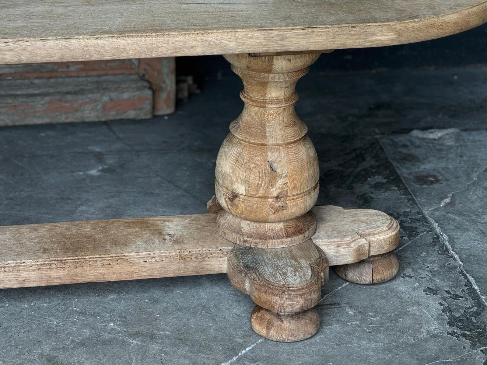 French Bleached Oak Monastery Dining Table In Good Condition For Sale In Seaford, GB