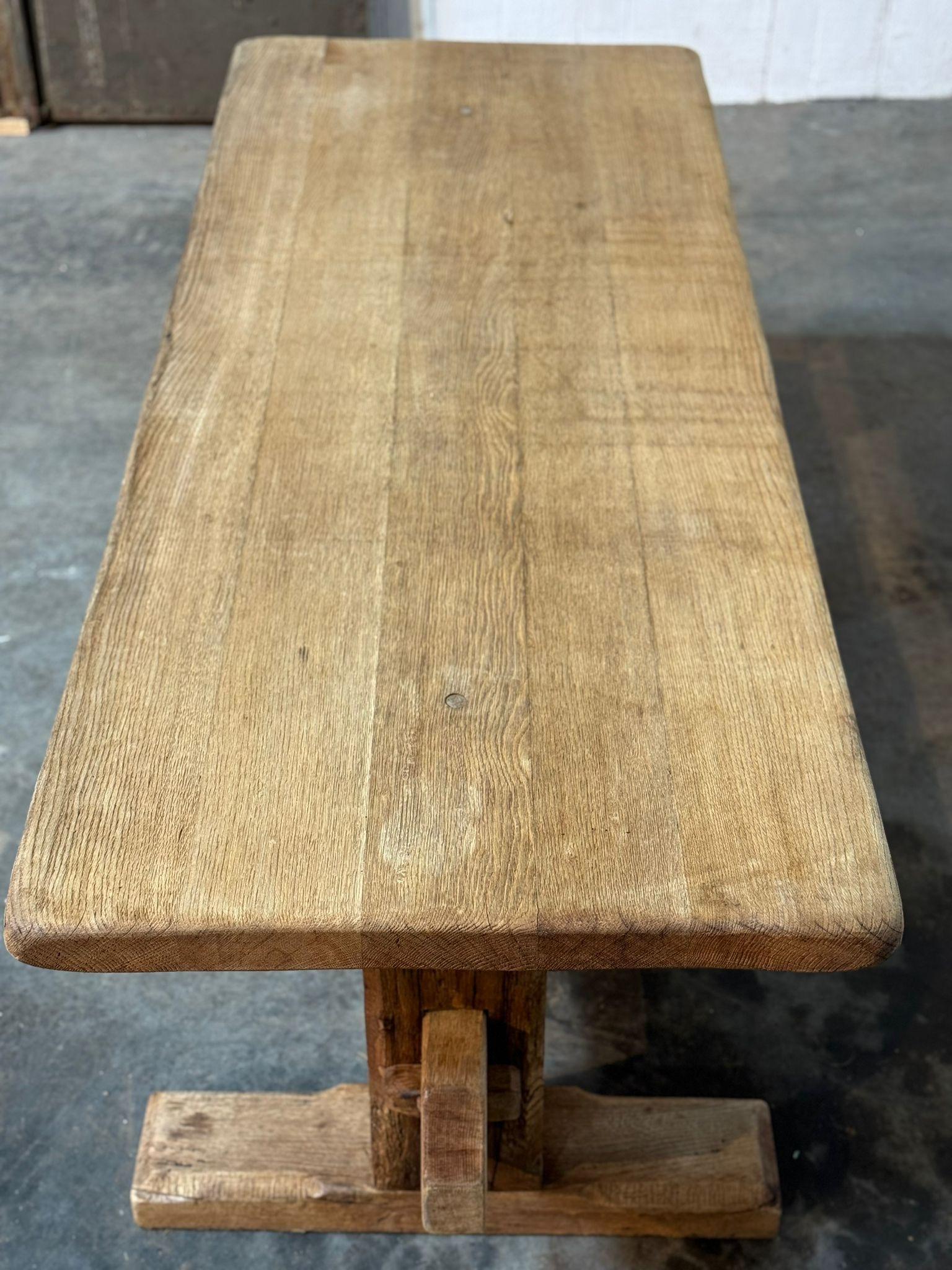 French Bleached Oak Rustic Farmhouse Dining Table  For Sale 7