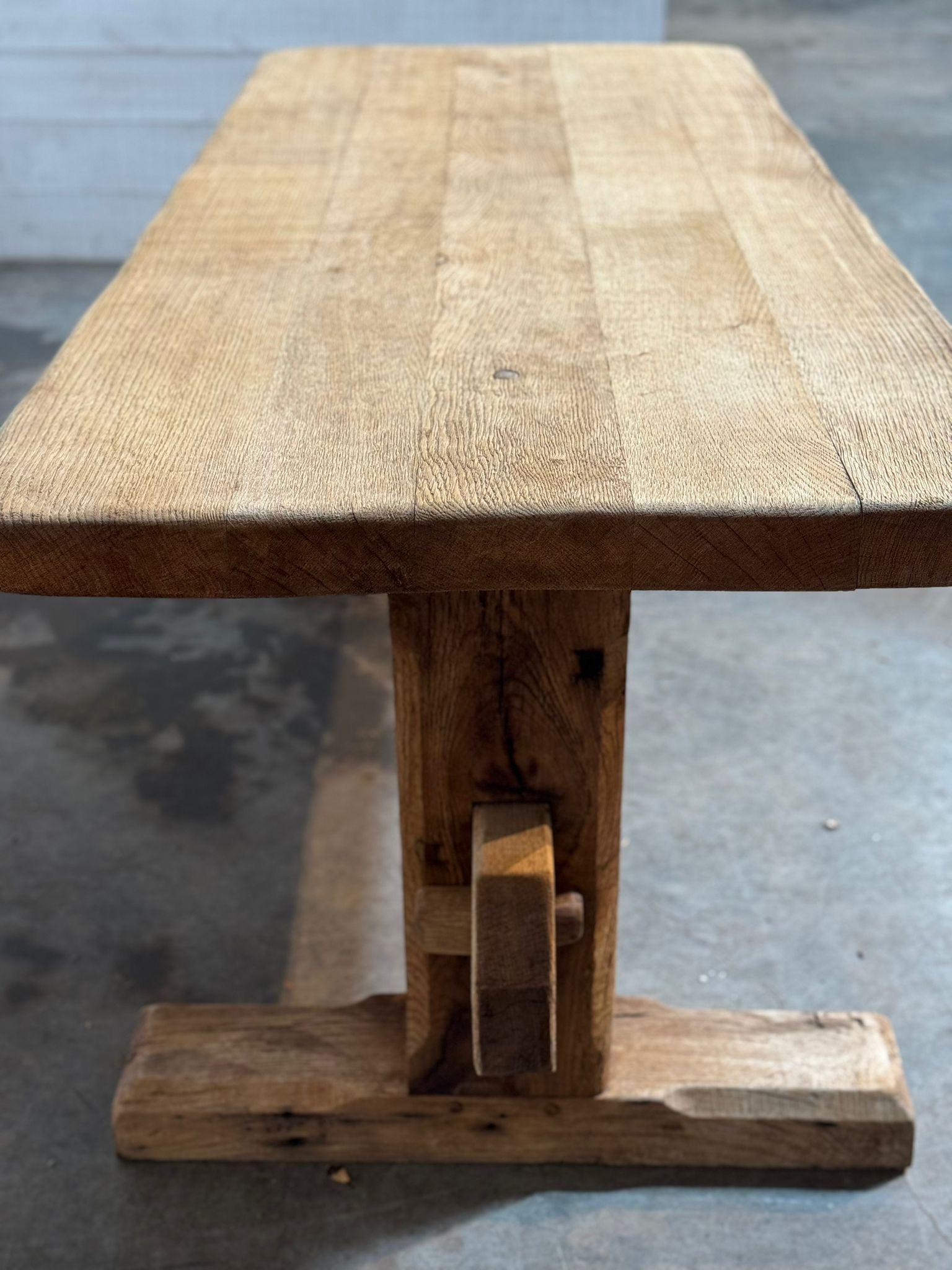 French Bleached Oak Rustic Farmhouse Dining Table  For Sale 2
