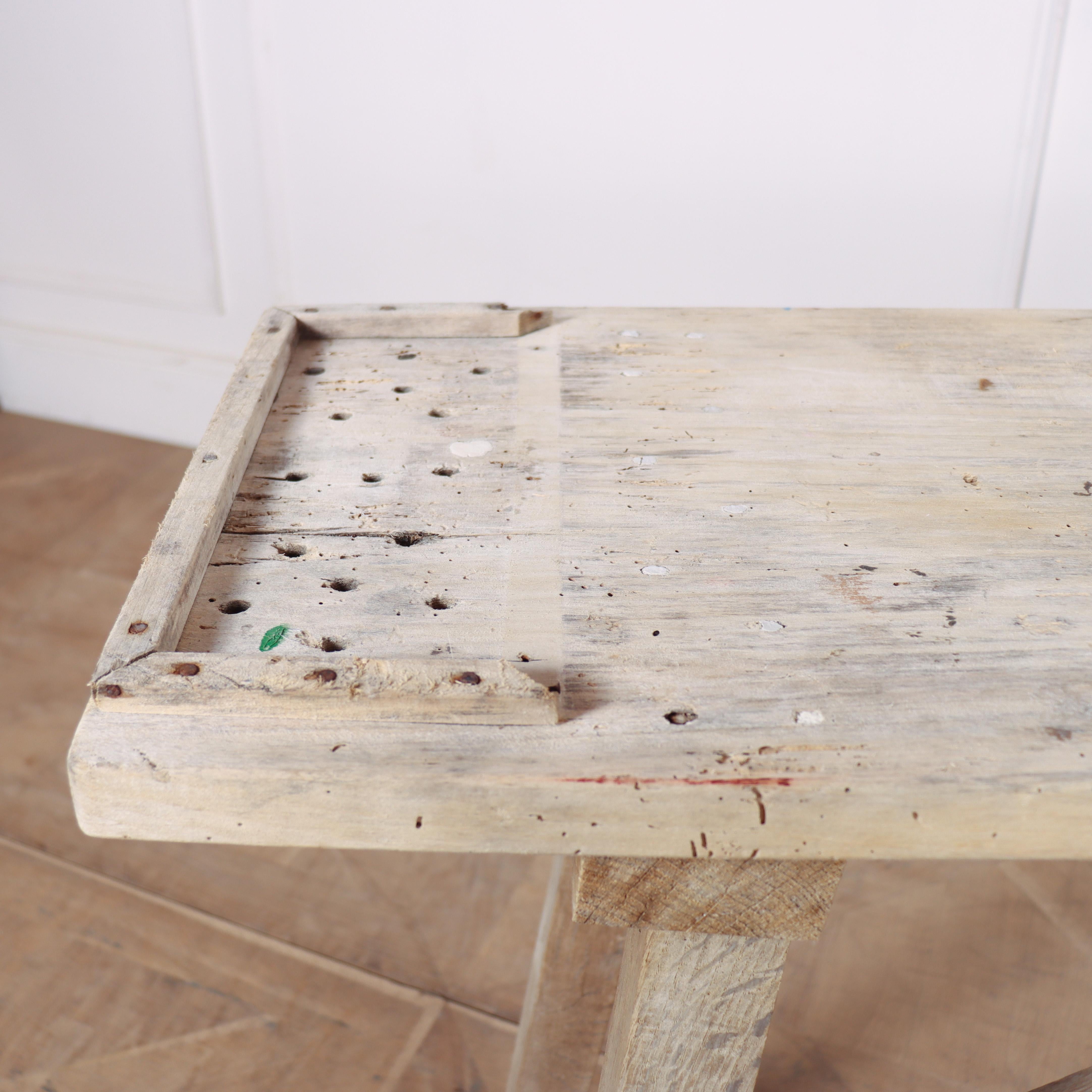French Bleached Oak Trestle Table In Good Condition For Sale In Leamington Spa, Warwickshire