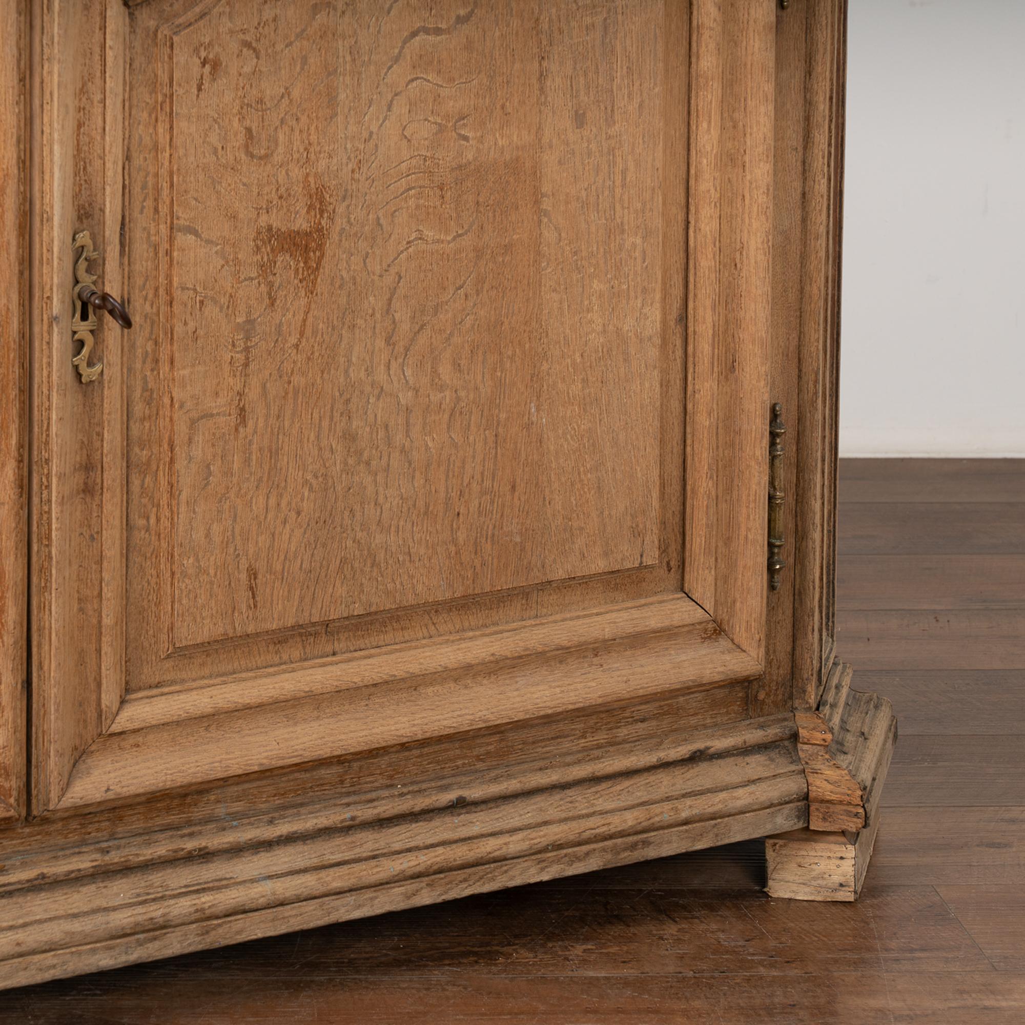 French Bleached Oak Vitrine Cabinet, circa 1770-1800 5
