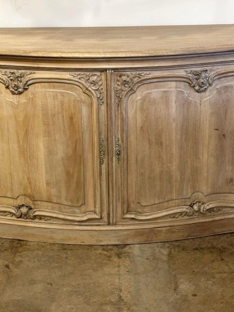 French Bleached Walnut Enfilade In Good Condition For Sale In Dallas, TX