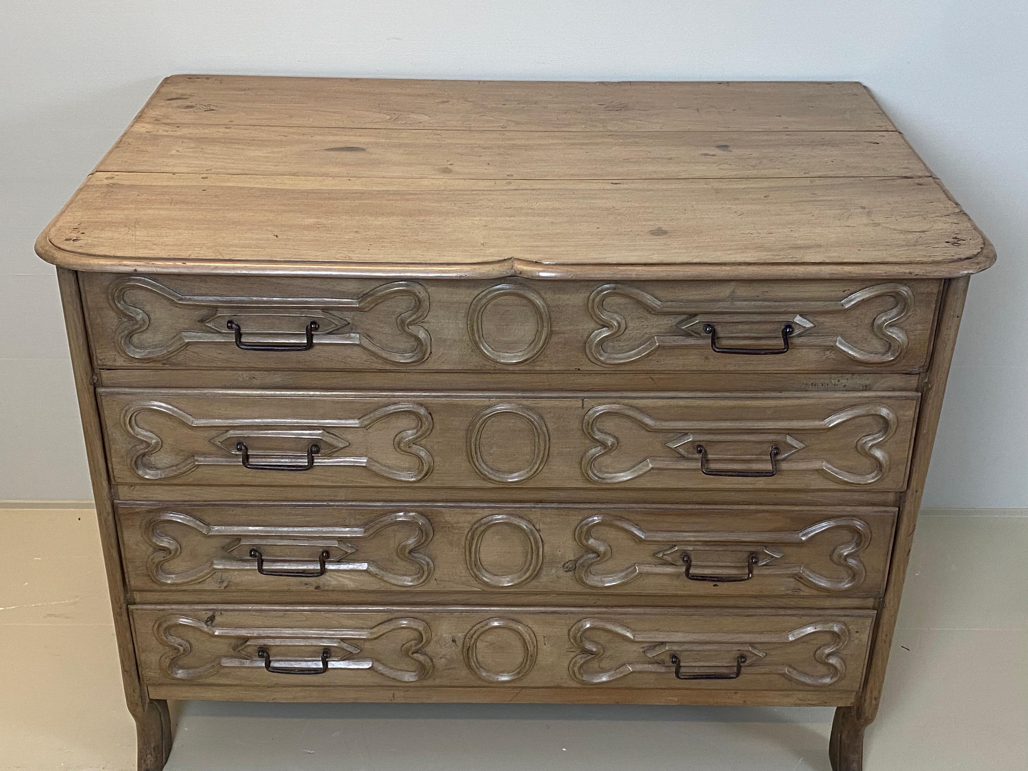 Antique Chest of Drawers in Natural Walnut, w/Dog Bone decoration. France 1890s. For Sale 5
