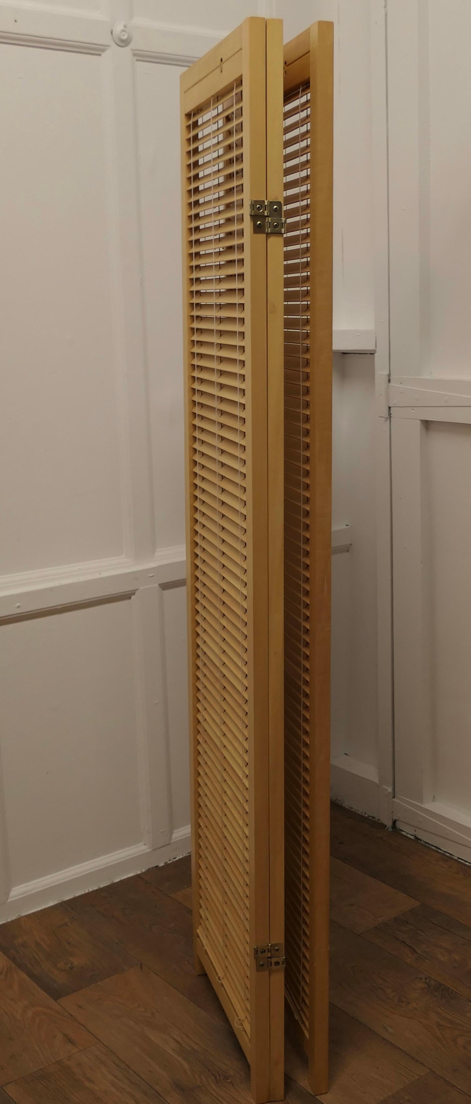 French Blonde Beech Louvered Screen Room Divider the Screen Has 3 Folds For Sale 3