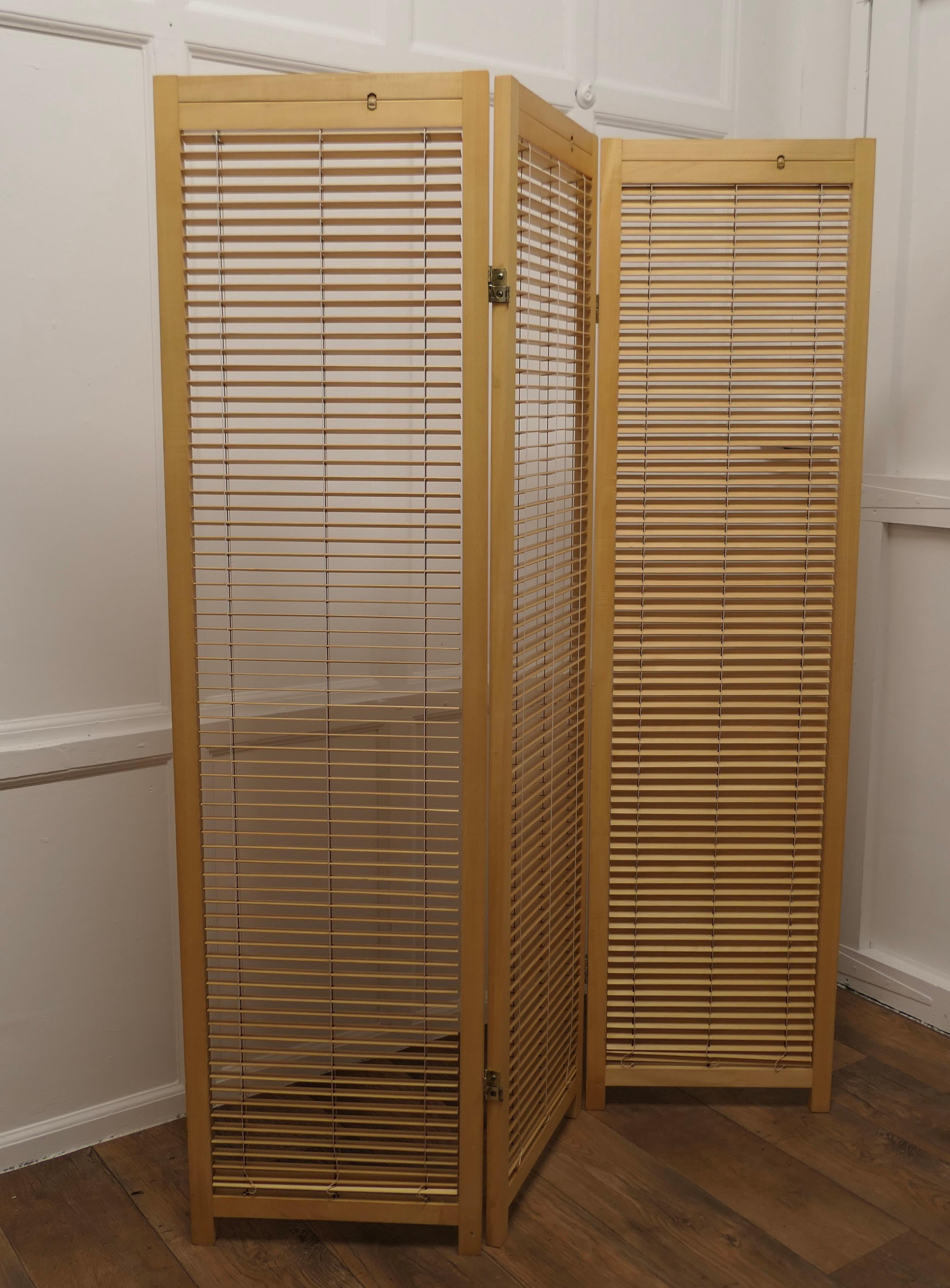 louvered privacy screens