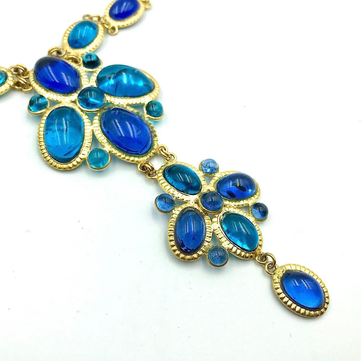 Women's or Men's French Blue and Aqua  Gripoix Glass Necklace and Earrings For Sale