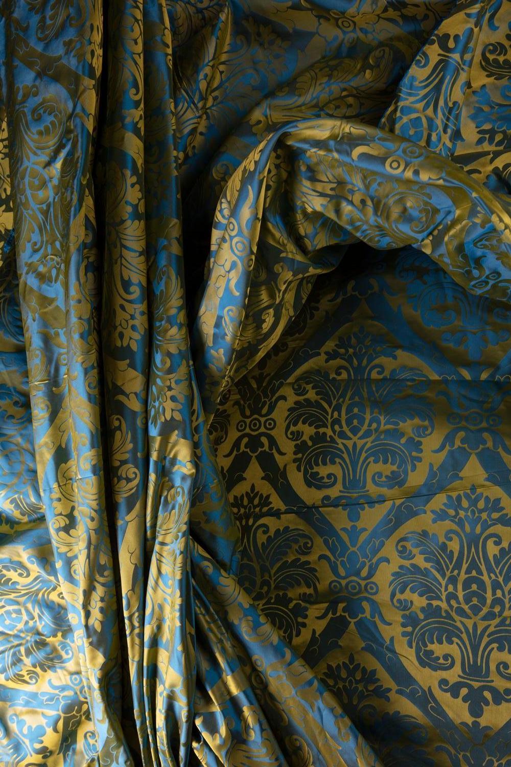 Silk woven Damask Designer House vintage remnant fabric yardage, in a classical and popular Napoleonic Abusson Design. Finely woven on jacquard looms in 100% silky fibers, in a classical weave that creates a reversible and irredistent design.