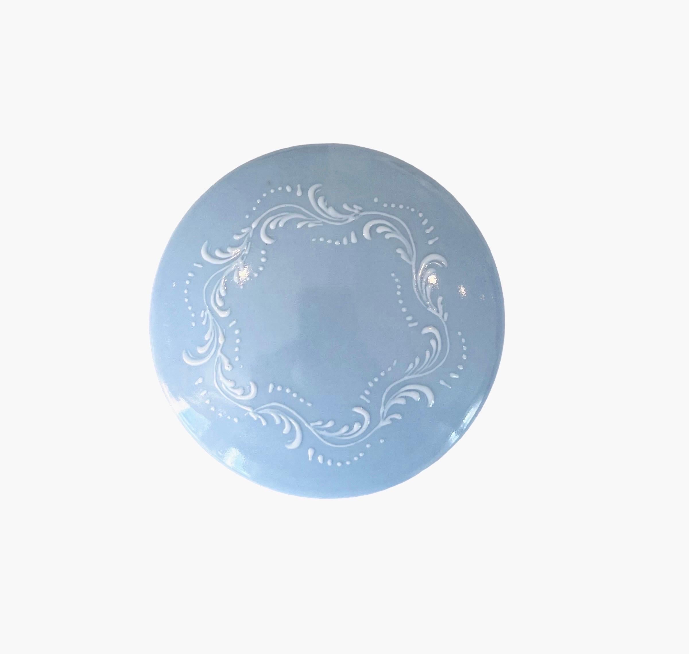 Boîte à bonbons bleue en porcelaine de Limoges Baud Paris - France 1930 Art Déco en vente 5