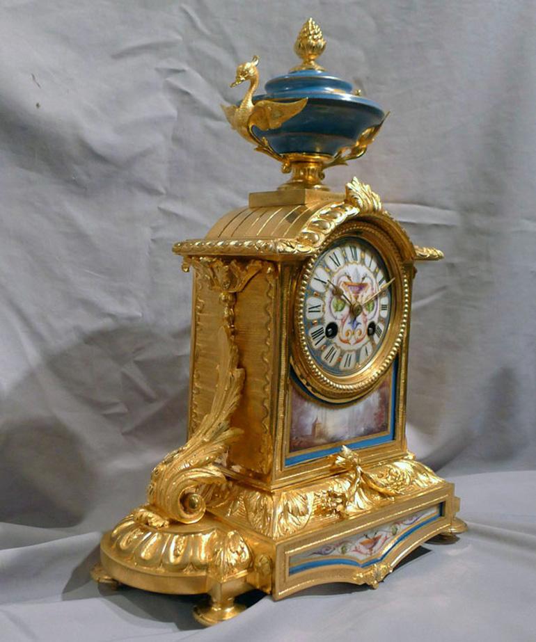 Gilt French blue celeste porcelain and ormolu mantel clock For Sale