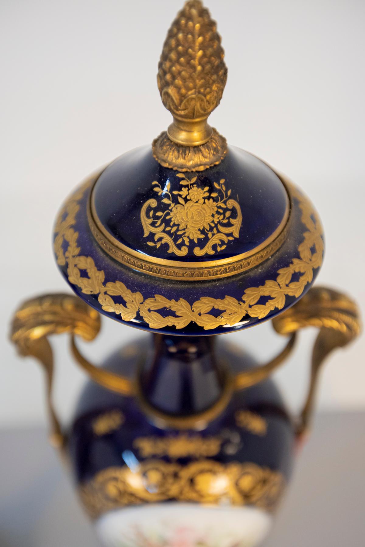 French Blue Ceramic Decorative Vases with Floral Motifs In Good Condition For Sale In Milano, IT
